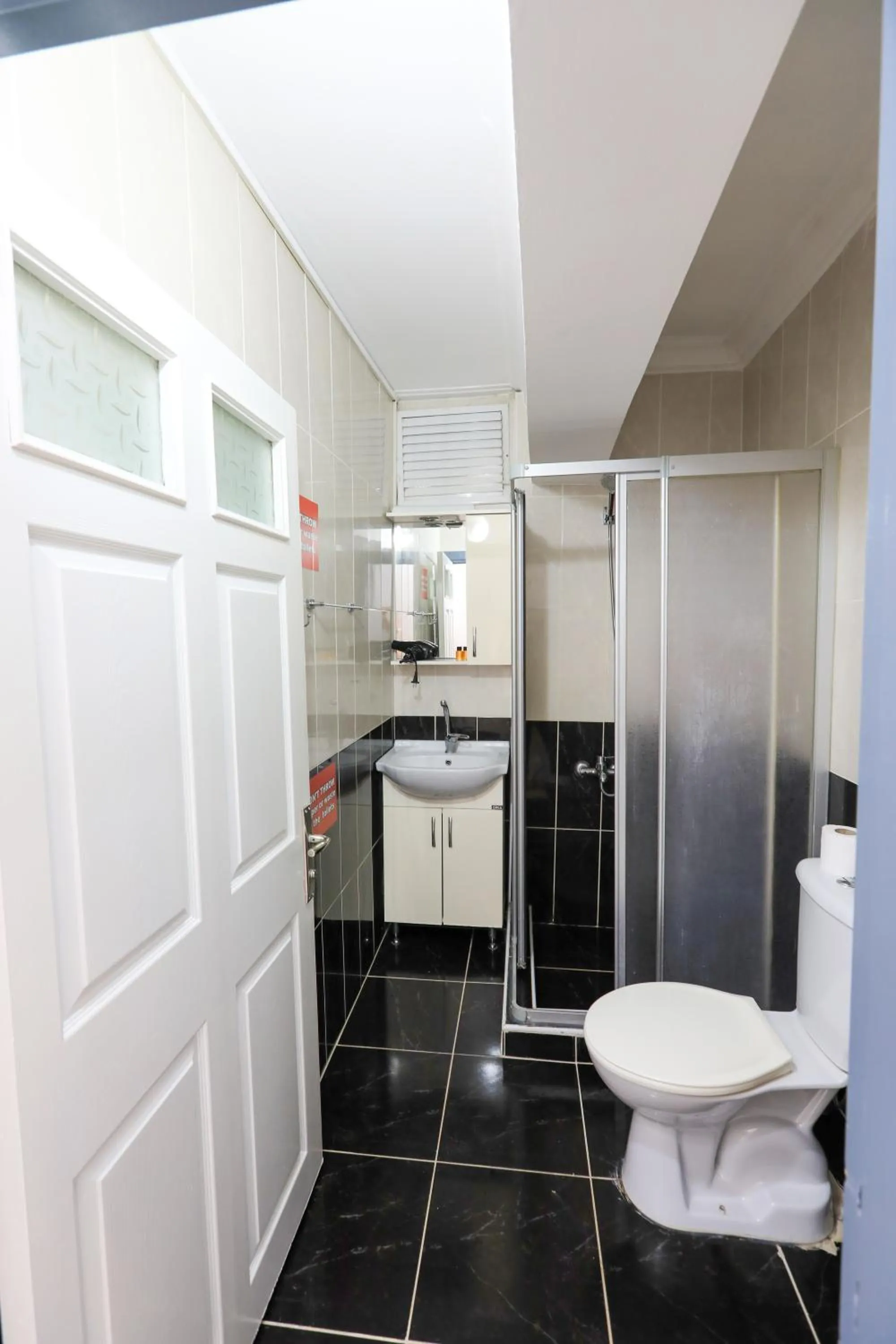 Toilet in Istanbul Hotel&Guesthouse