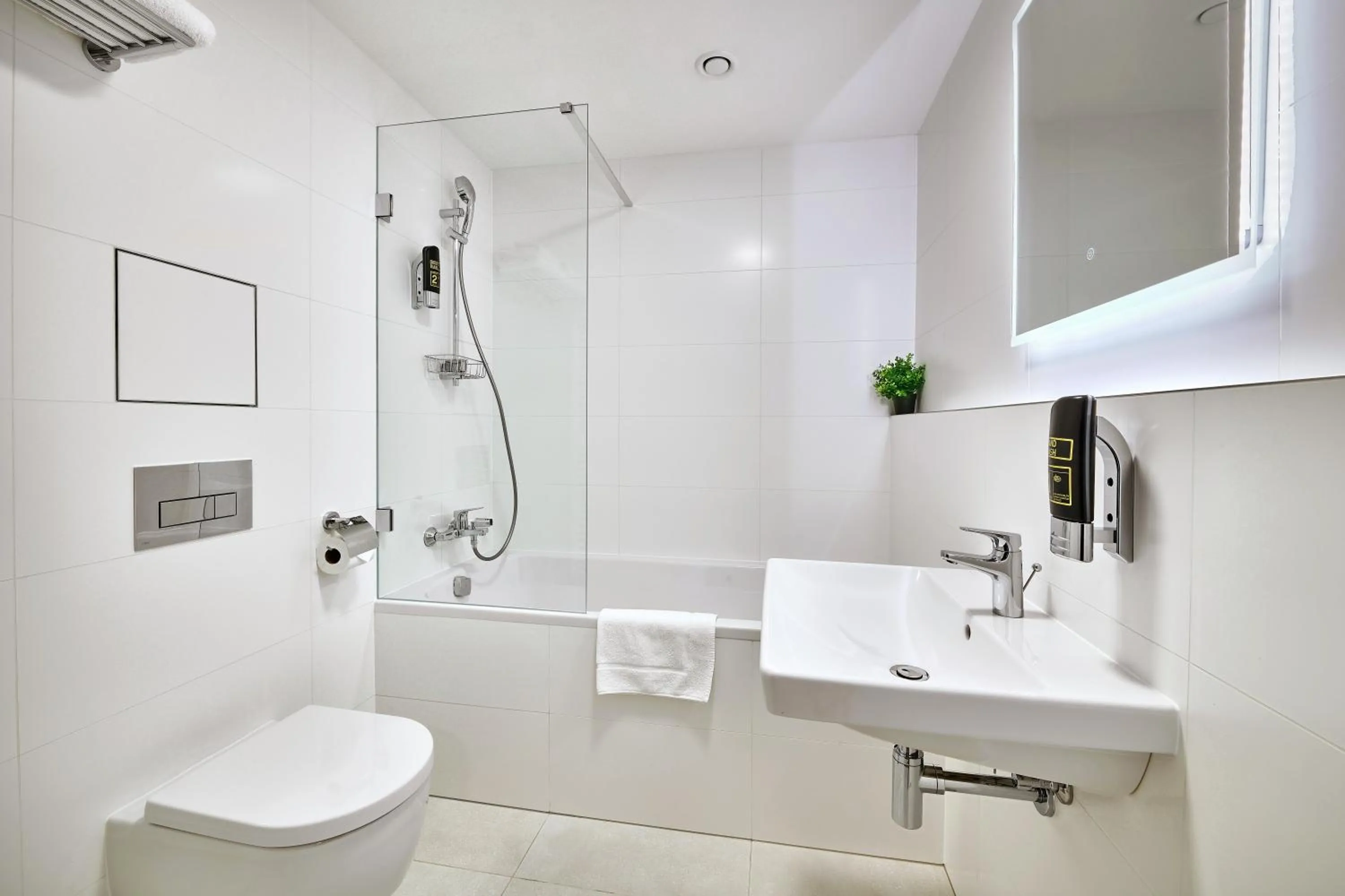 Shower in DownTown Suites Andel