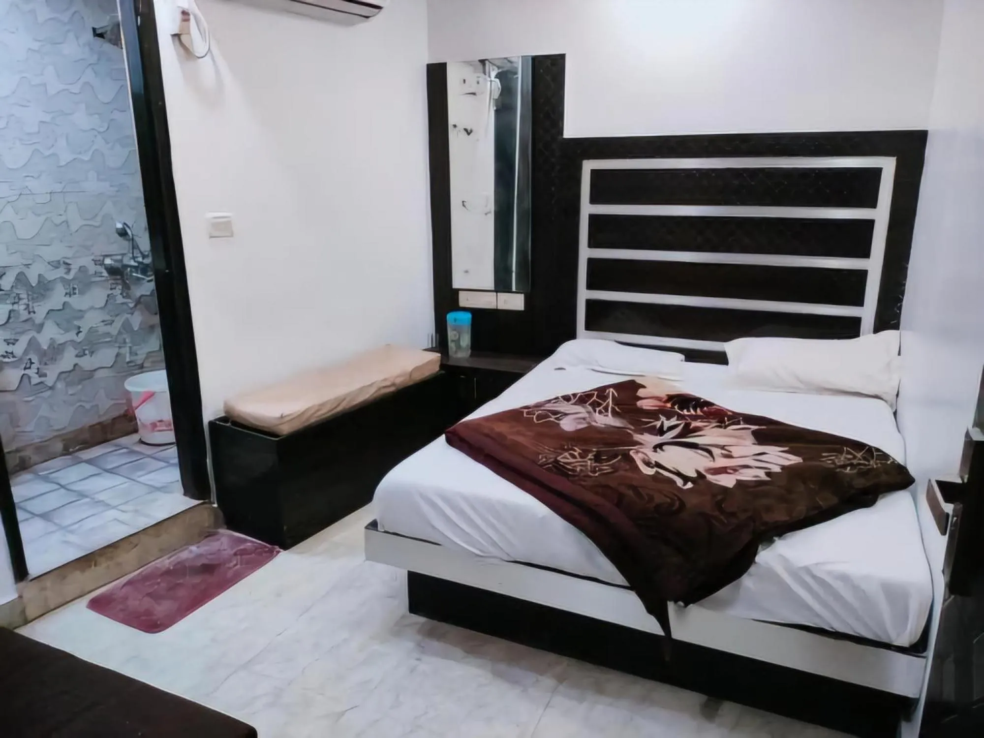 Photo of the whole room in Hotel Geetanjali Inn