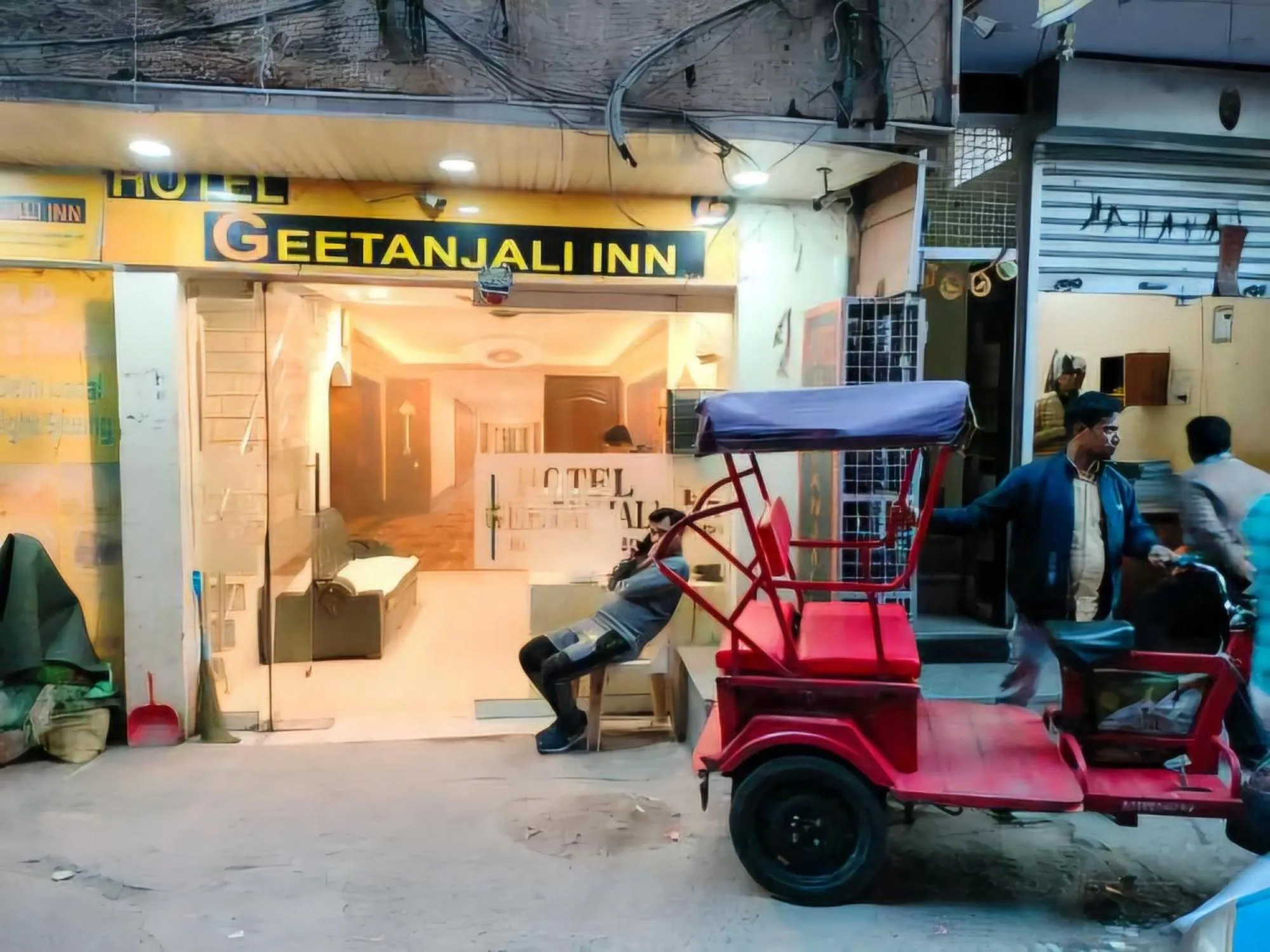 Facade/entrance in Hotel Geetanjali Inn