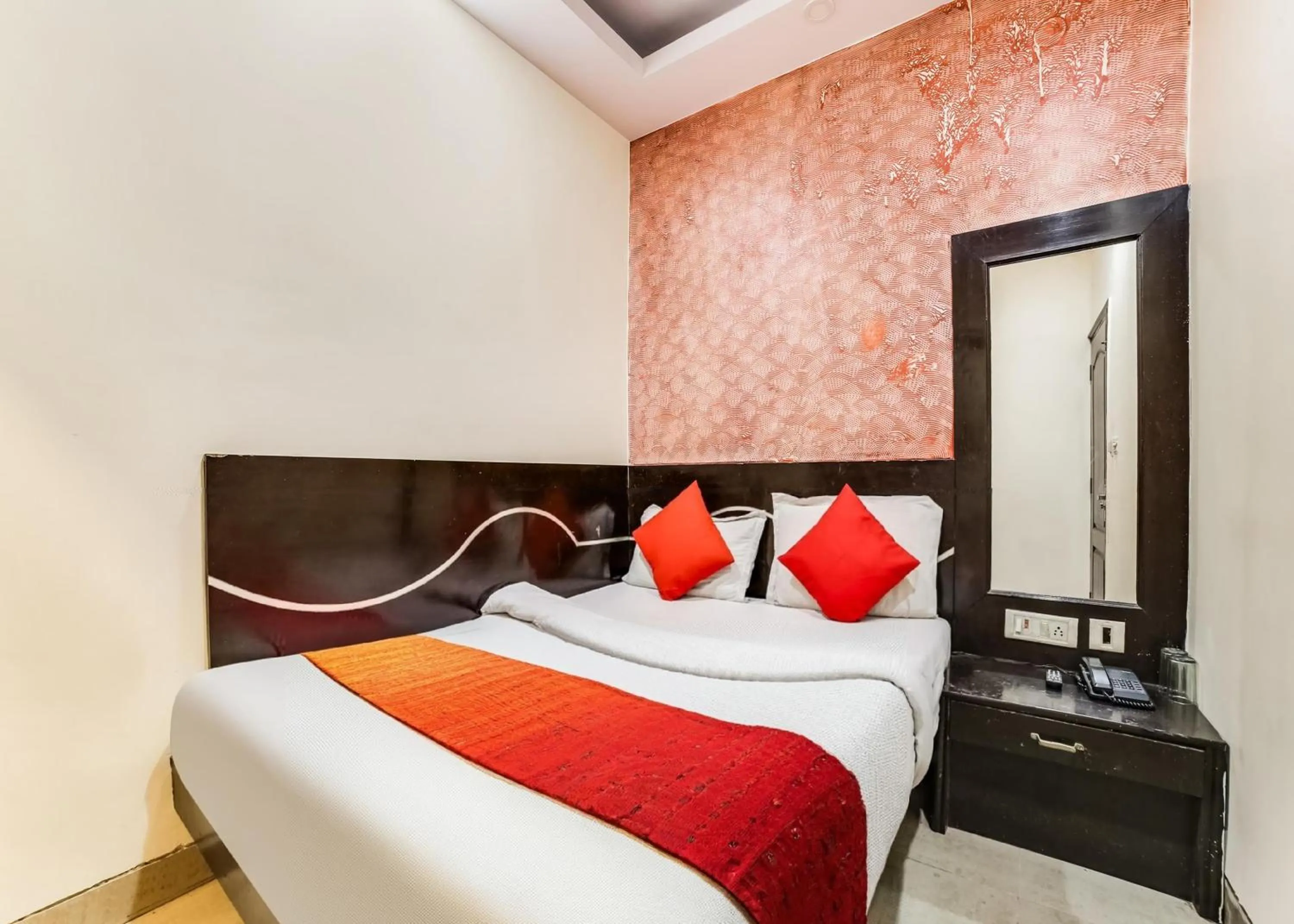 Bed in Hotel Geetanjali Inn