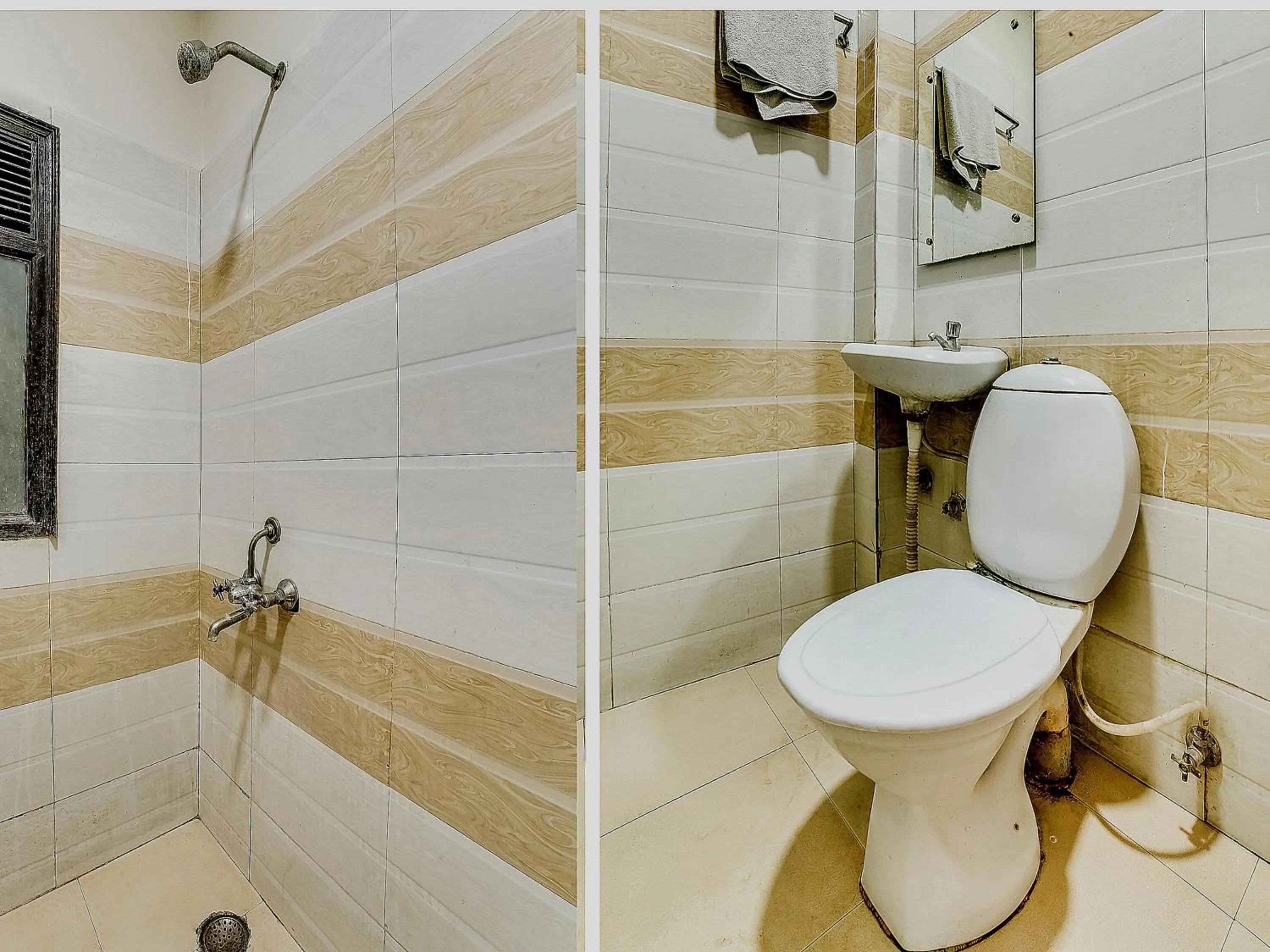Shower in Hotel Geetanjali Inn