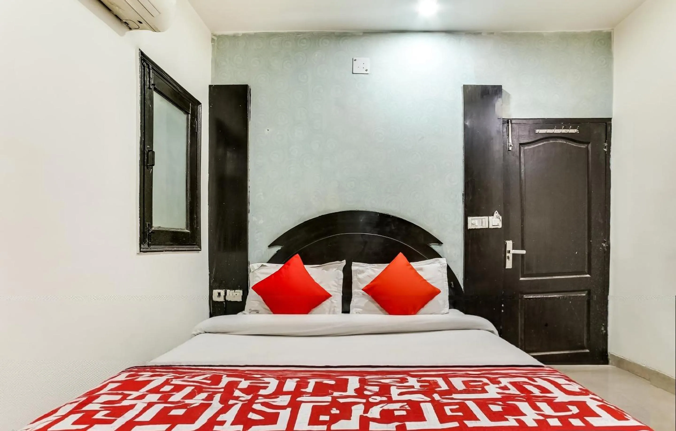 Bed in Hotel Geetanjali Inn