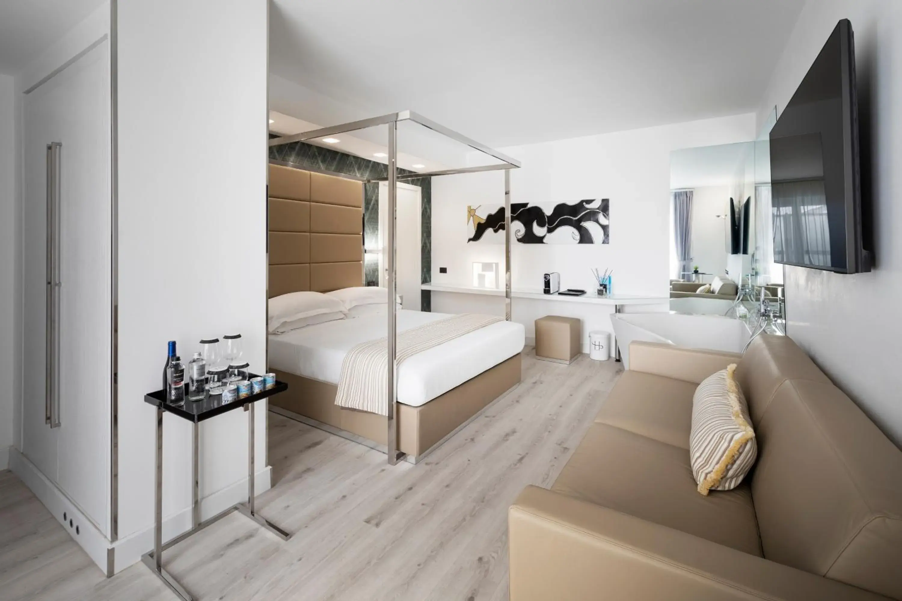 Suite with Terrace in LHP River Club Suite with Terrace in LHP River Club