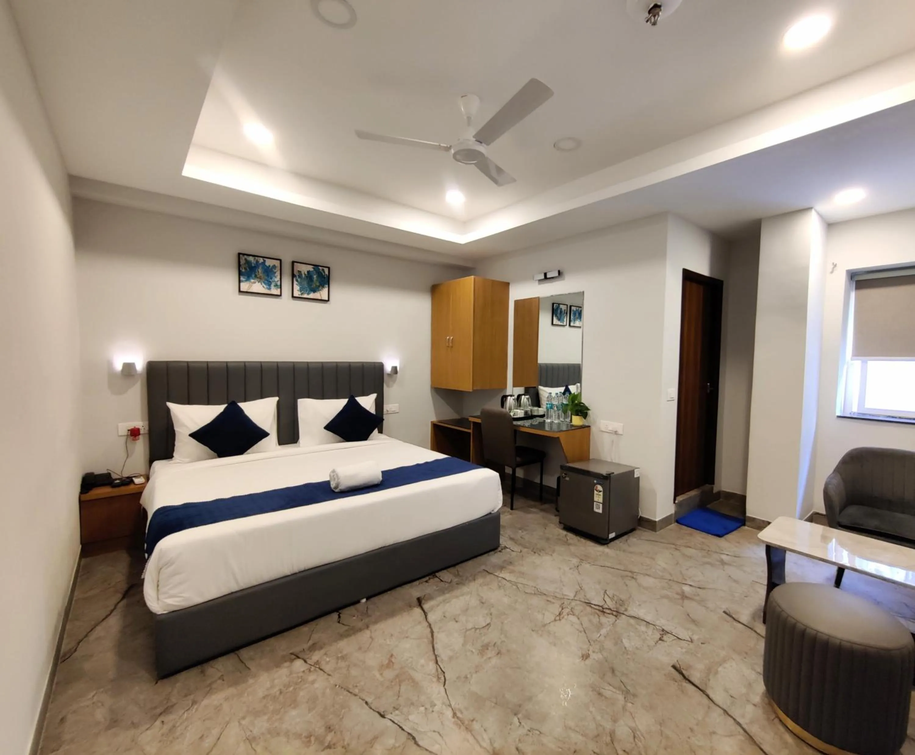 Yellow Sapphire Hotel Gachibowli