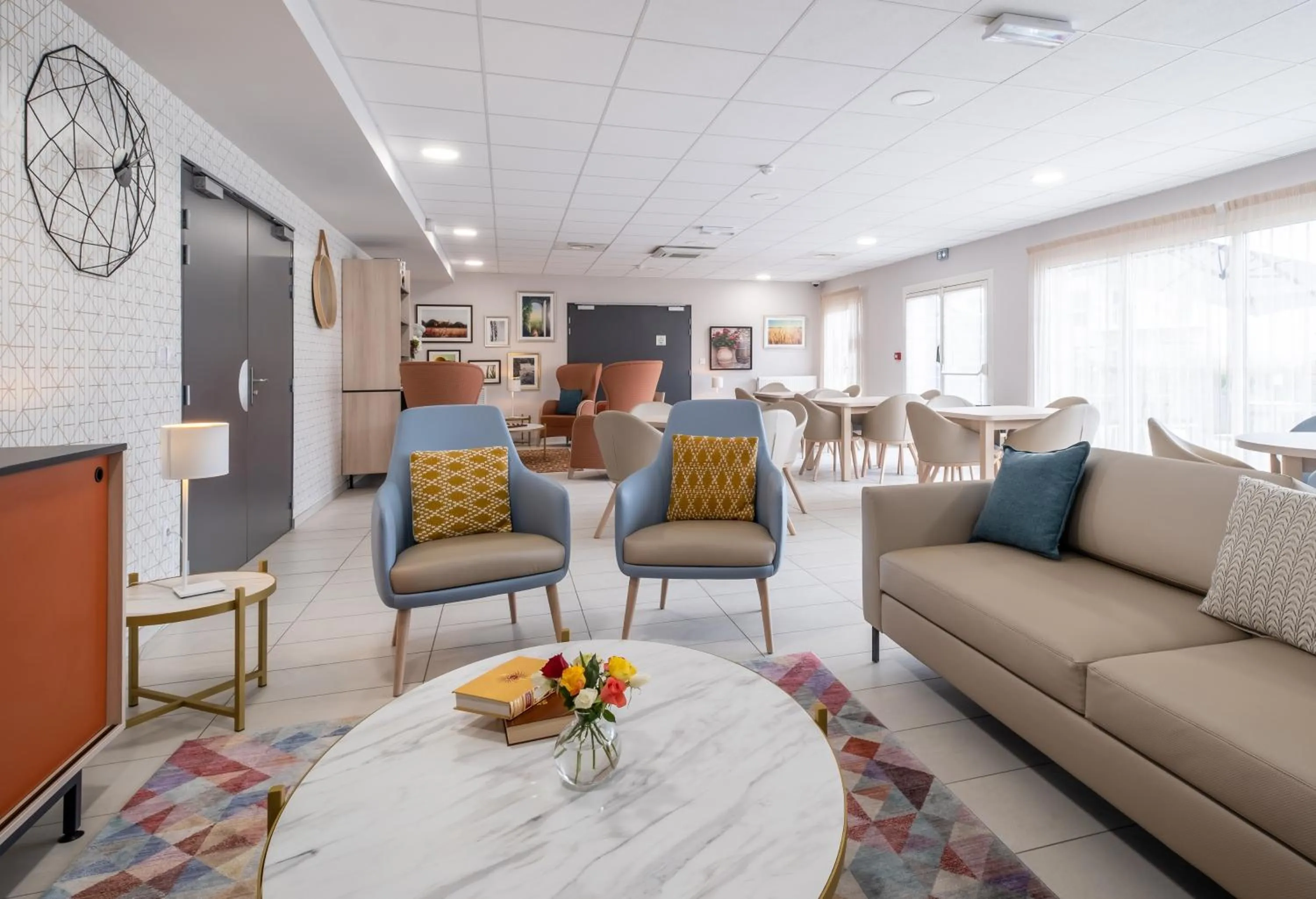 Communal lounge/ TV room in Zenao Appart'hôtels Toulouse Balma