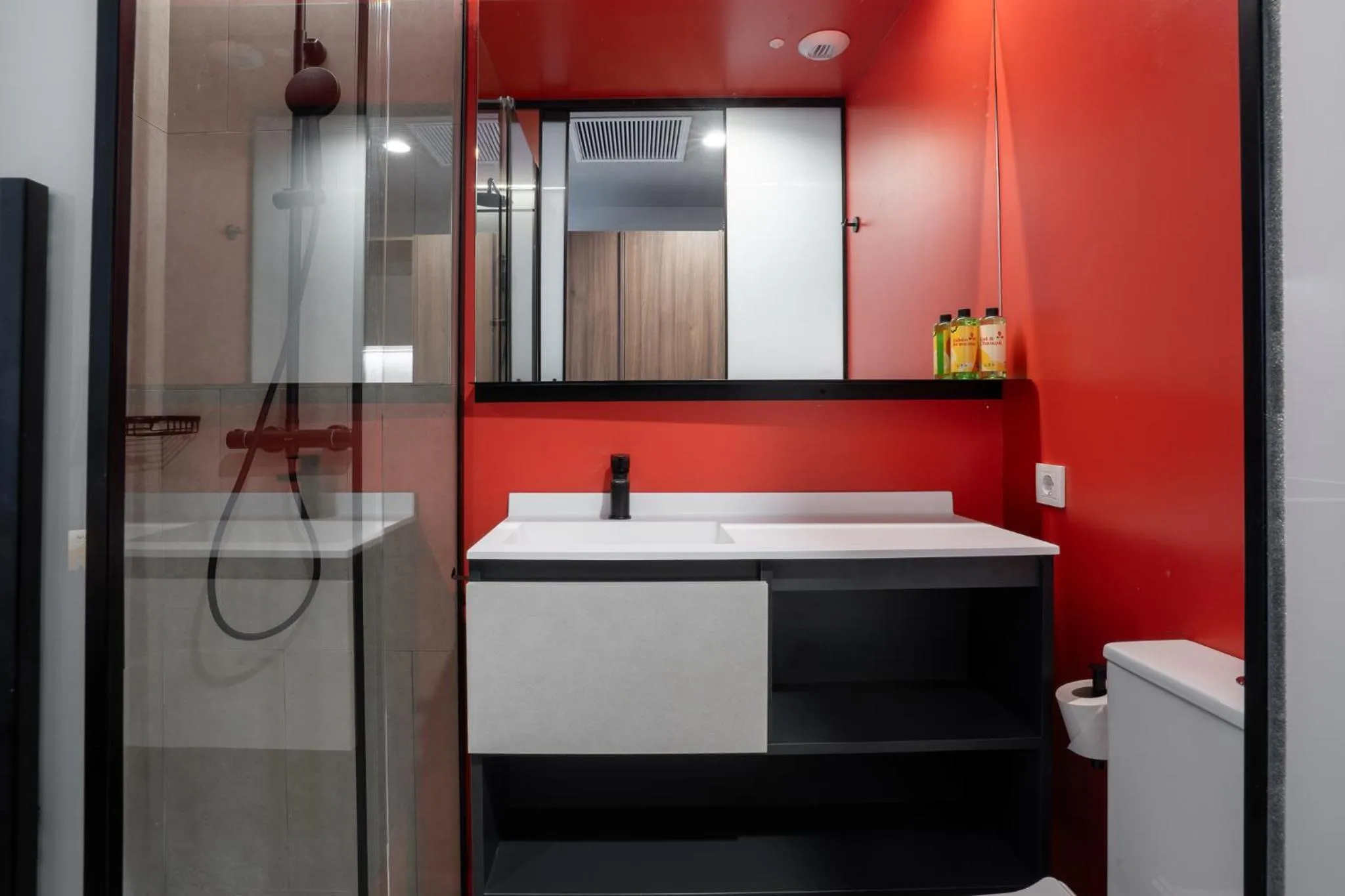 Lemonade Stays Santiago de Compostela