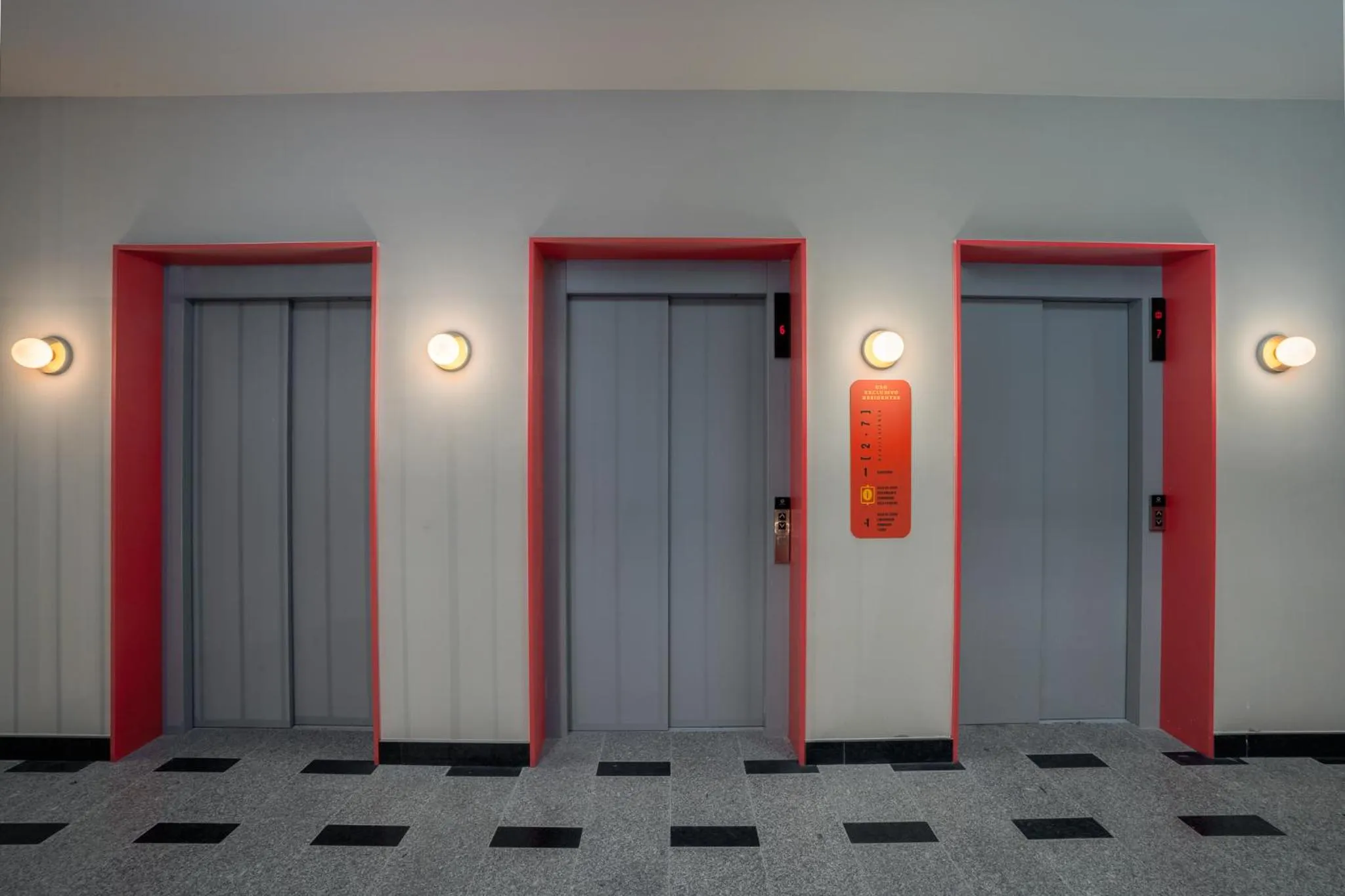 Lemonade Stays Santiago de Compostela