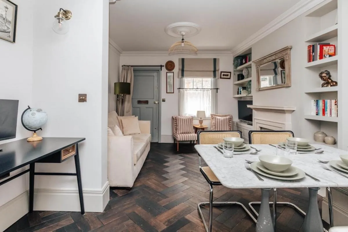 The Emerald - Central Henley, 2 Bedroom House
