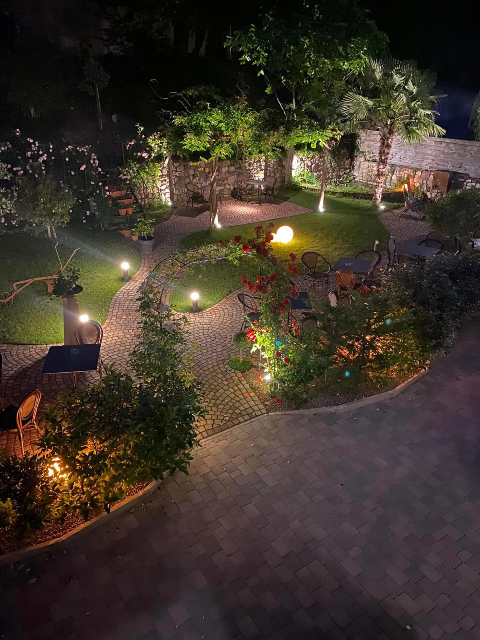 Garden in Guesthouse Dolomiten