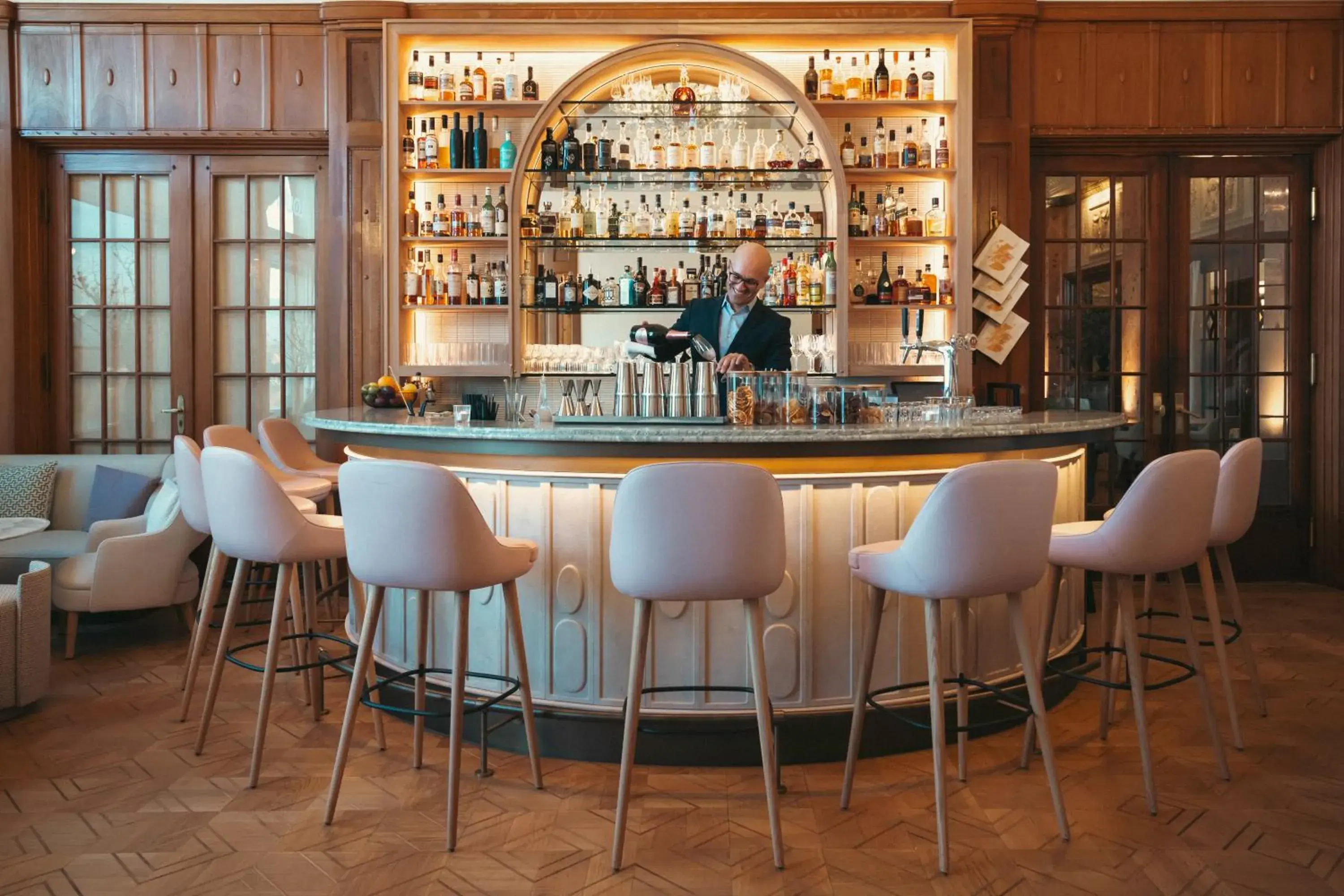 Lounge or bar in Art Deco Hotel Montana Luzern Lounge or bar in Art Deco Hotel Montana Luzern