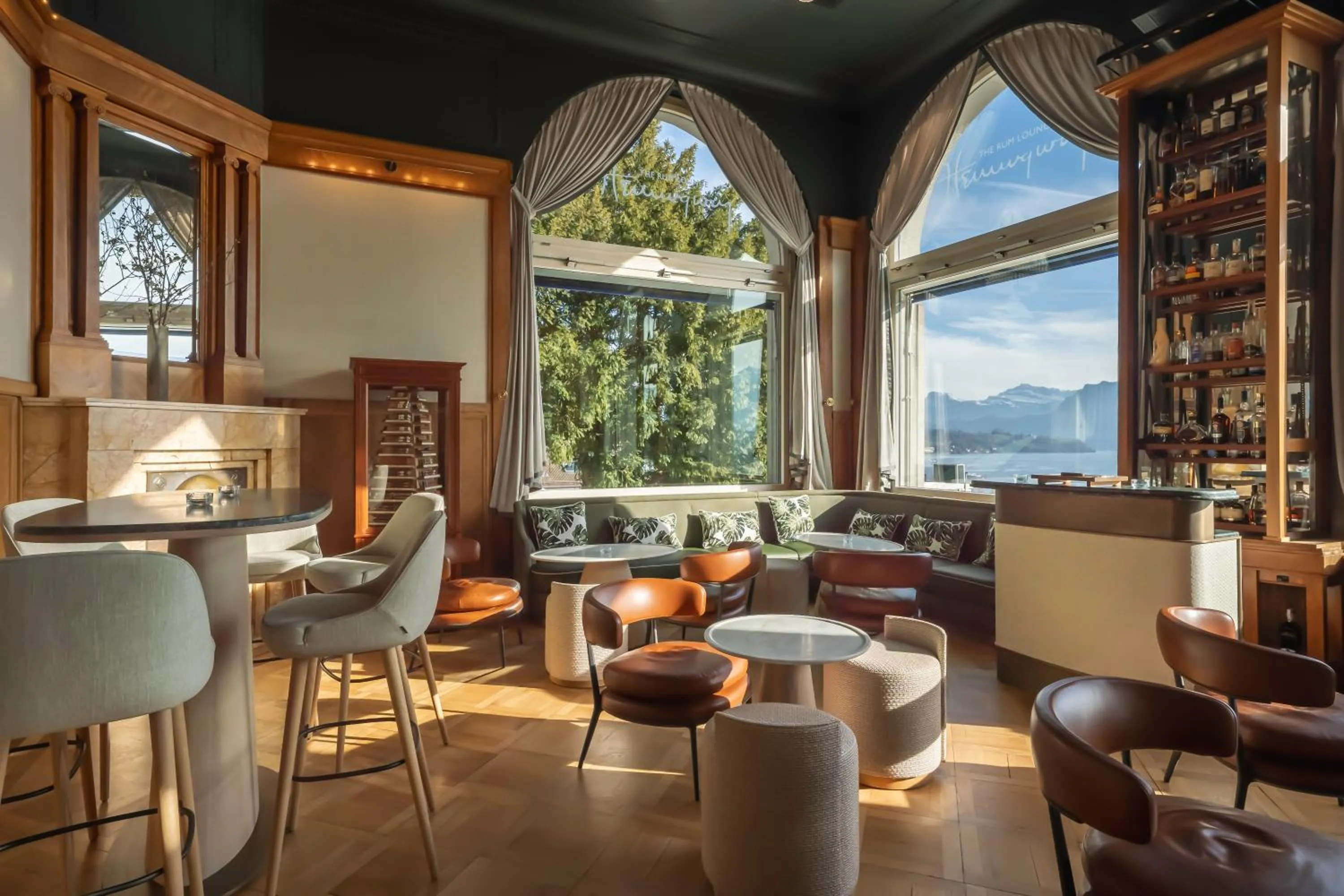 Lounge or bar in Art Deco Hotel Montana Luzern