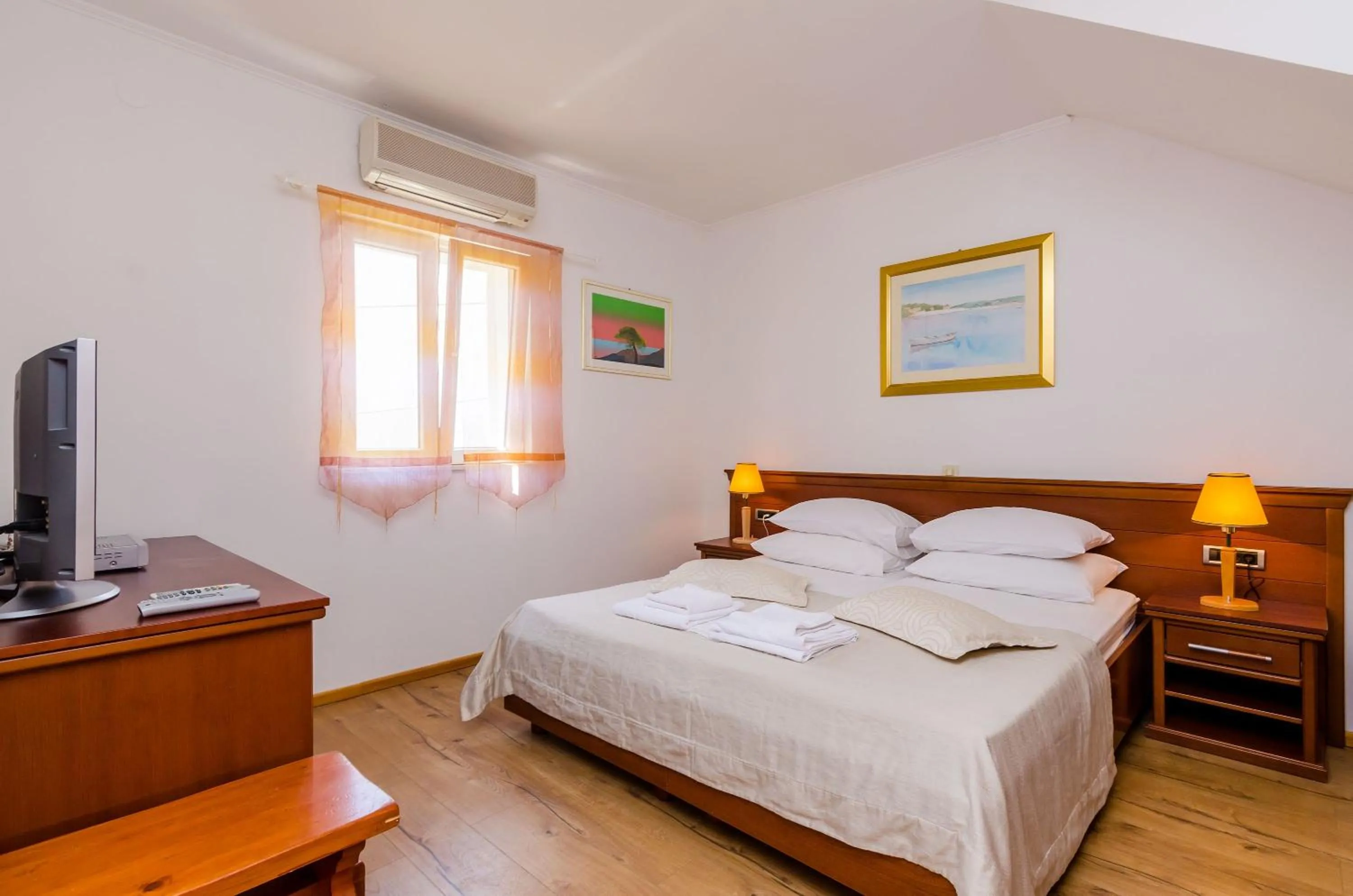 Bedroom, Bed in Apartments & Rooms V&M