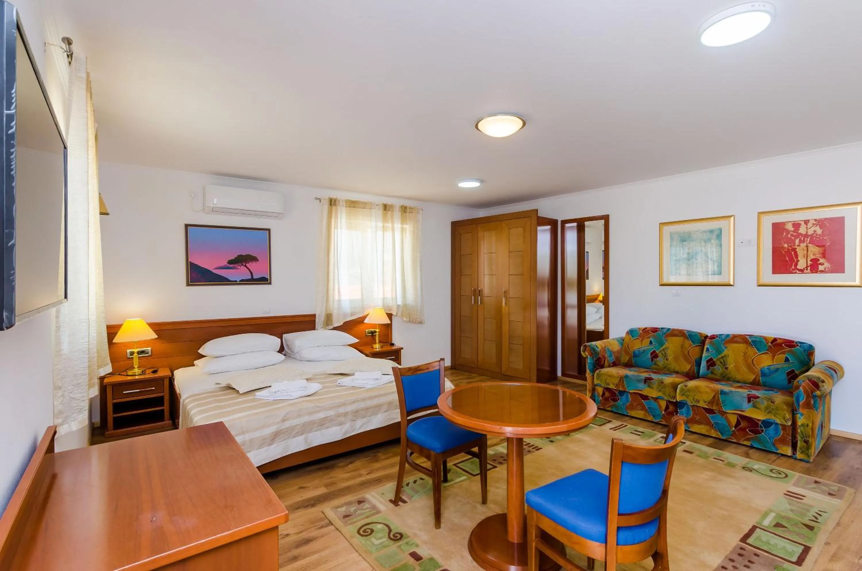 Living room, Bed in Apartments & Rooms V&M