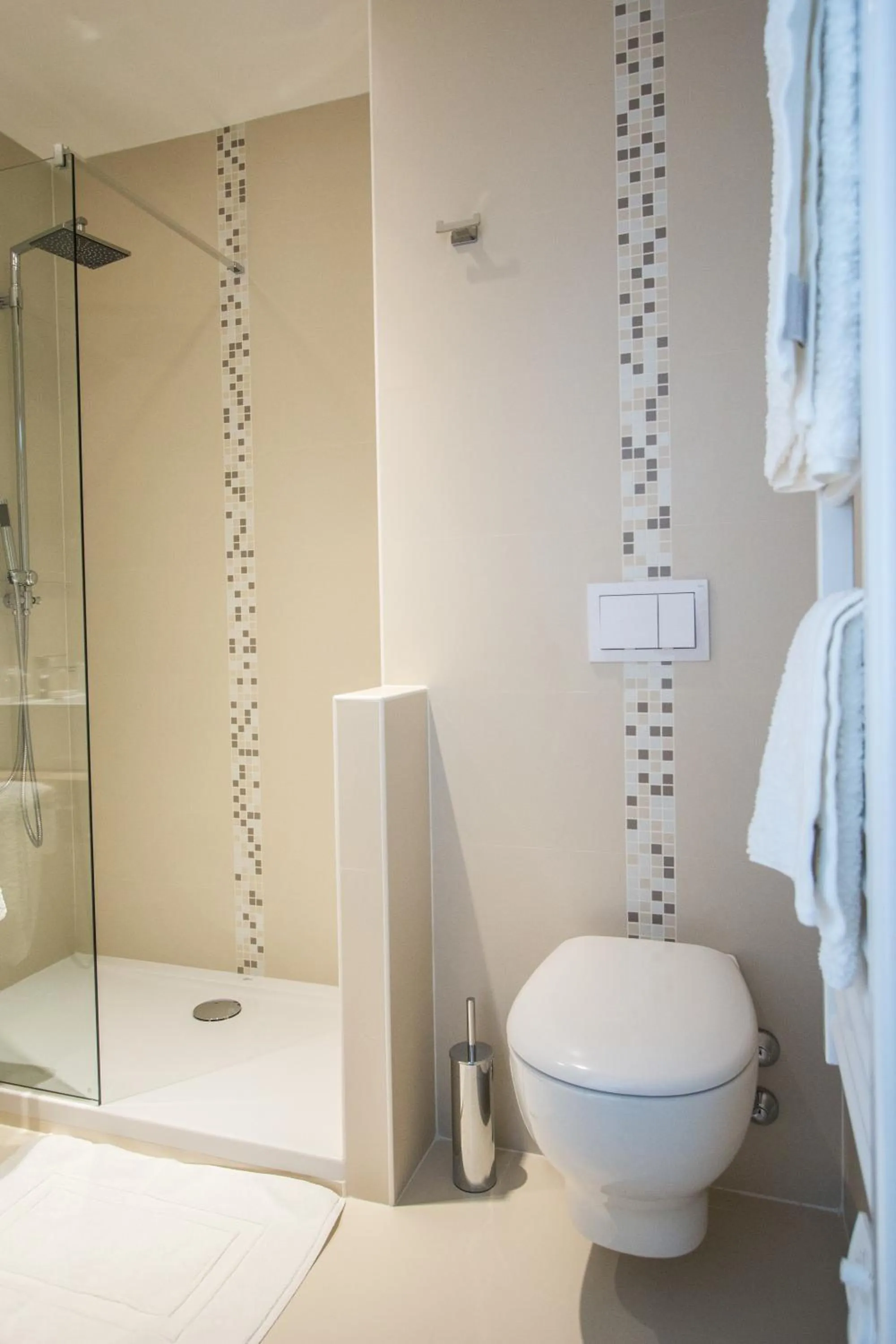 Bathroom in Hotel Les Voyageurs