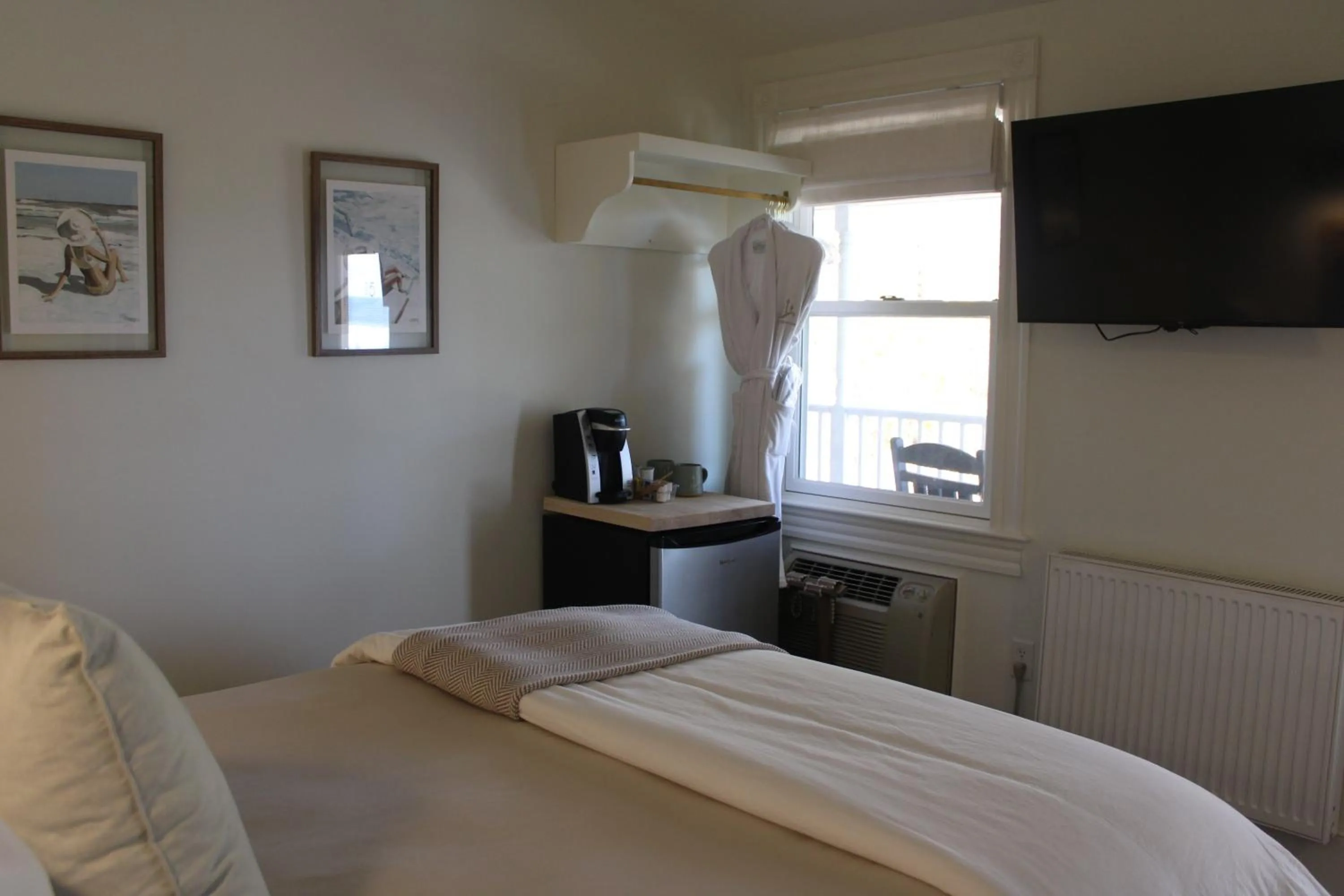 Bed in The Trident Inn
