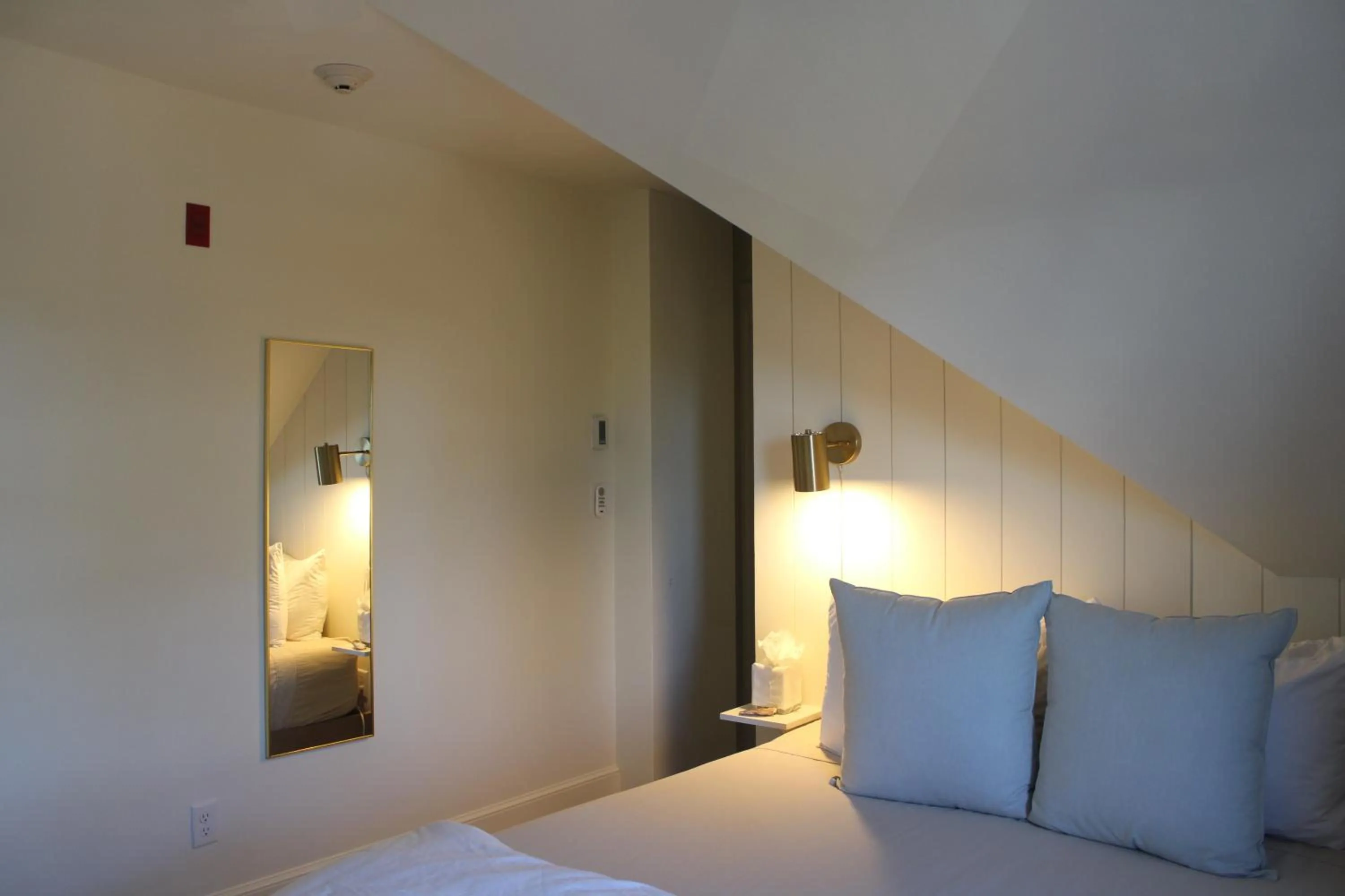 Bed in The Trident Inn