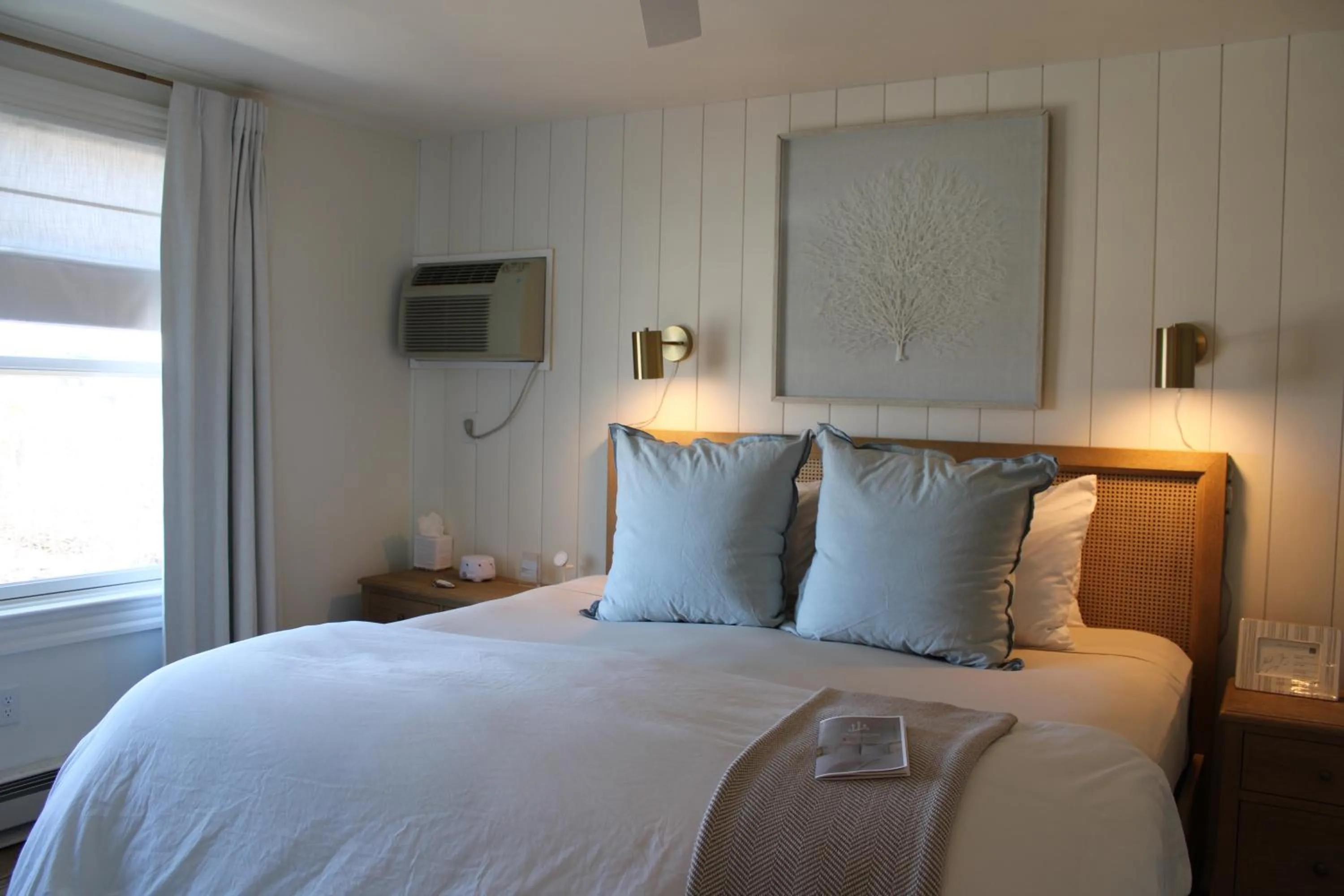 Bed in The Trident Inn