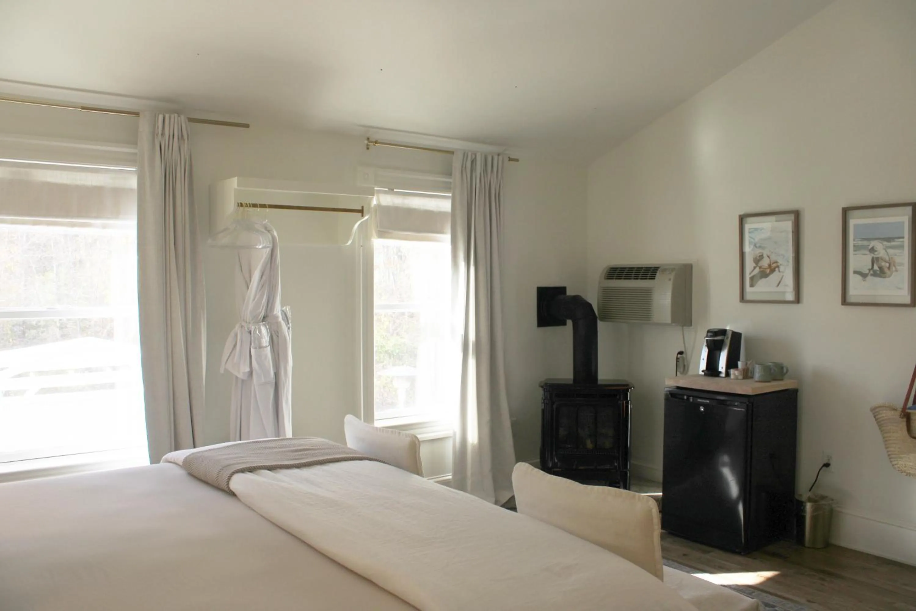 Bed in The Trident Inn