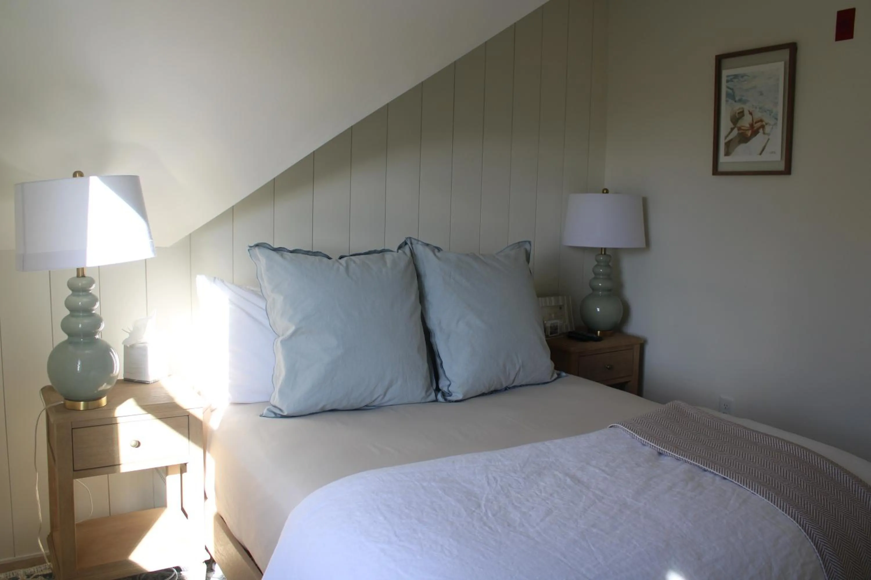 Bed in The Trident Inn