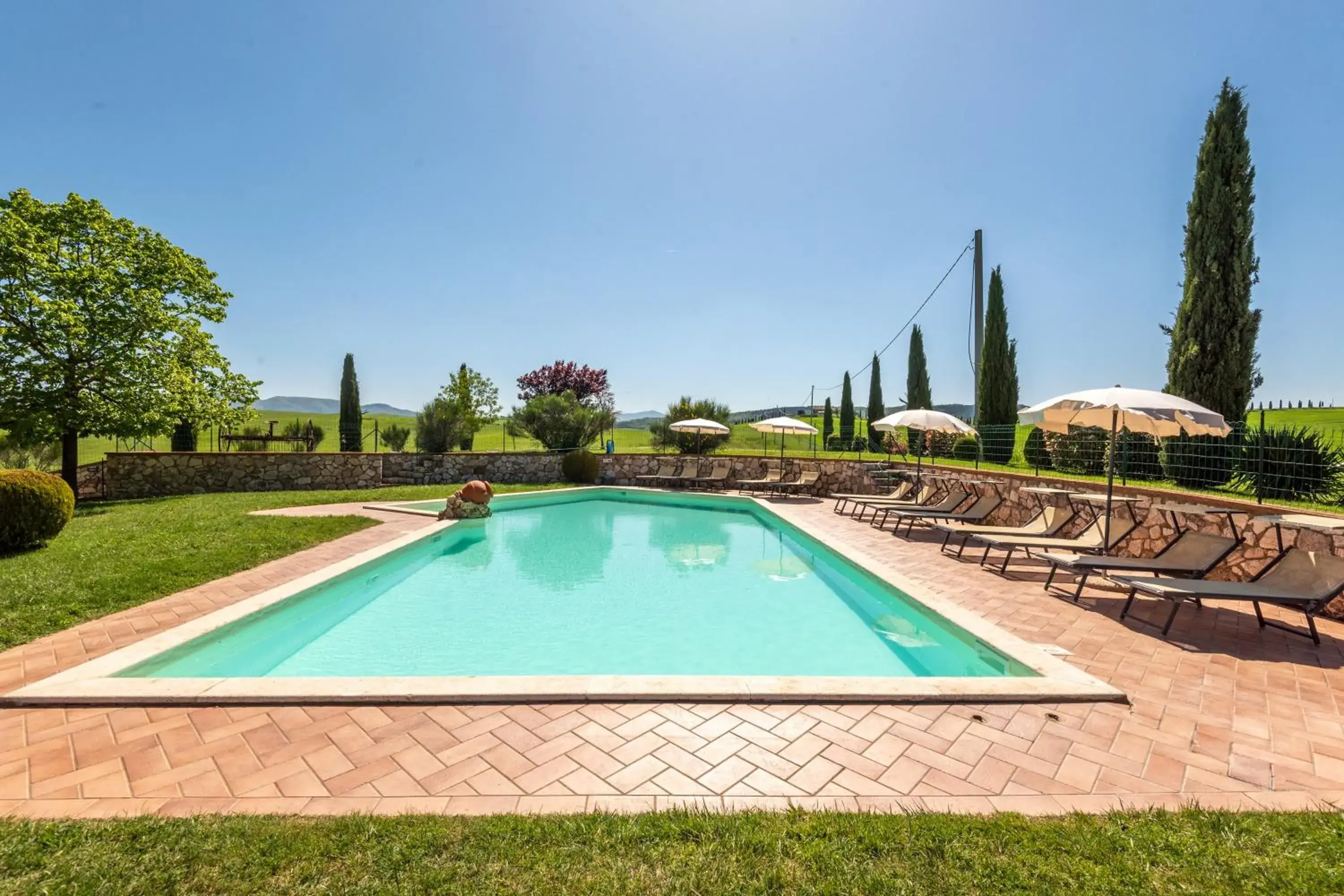 Two-Bedroom Deluxe Apartment with Garden View in Agriturismo Sant'Ansano Two-Bedroom Deluxe Apartment with Garden View in Agriturismo Sant'Ansano
