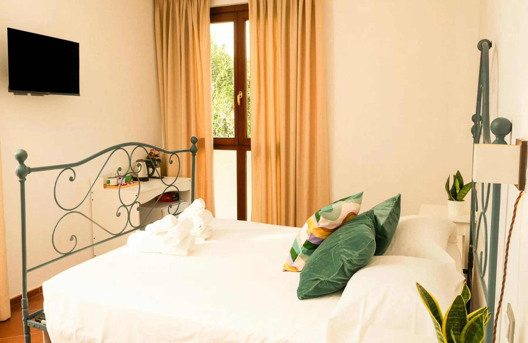 Photo of the whole room, Bed in La Rocca Relais