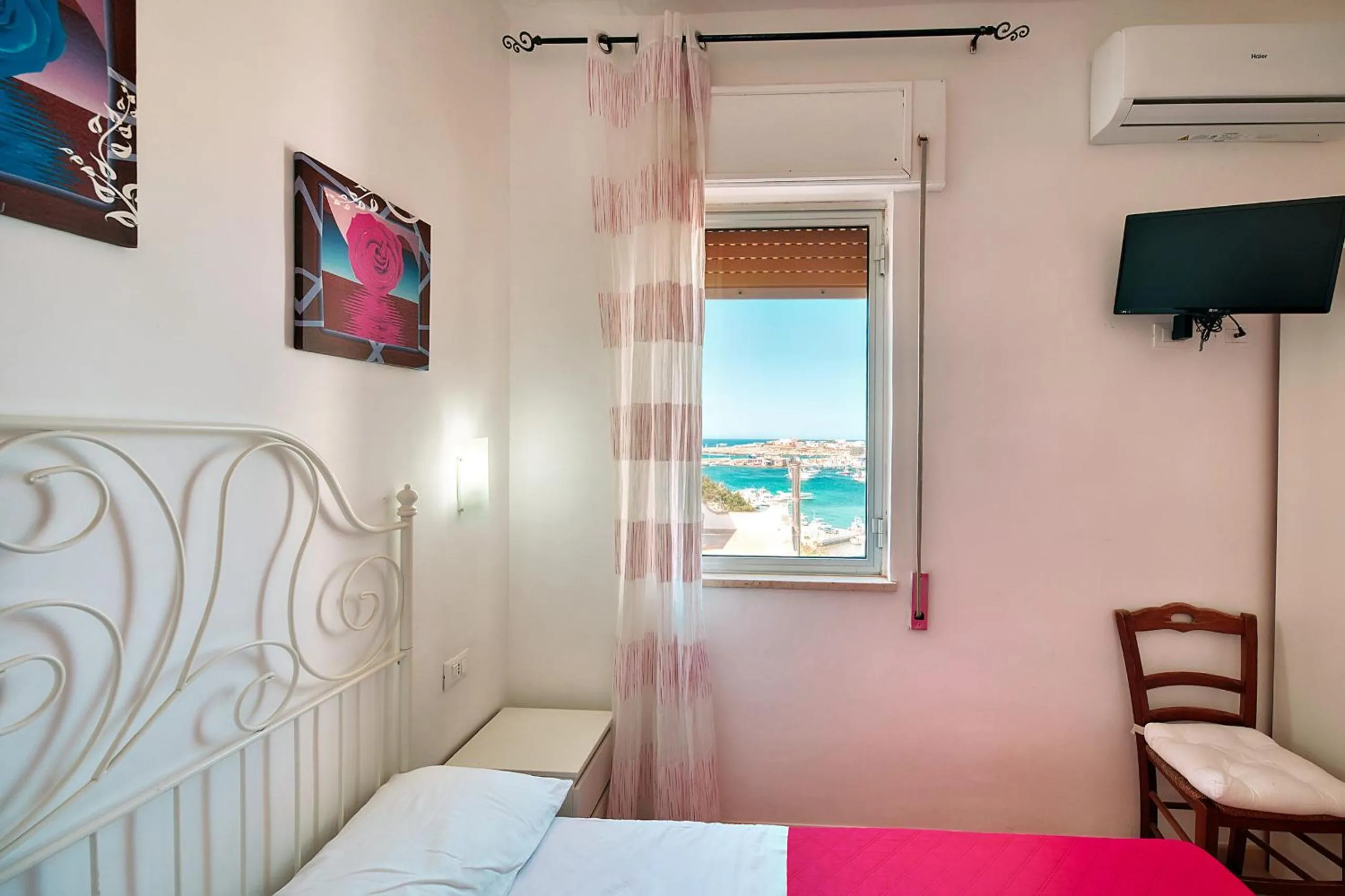 Bed in Hotel Belvedere Lampedusa