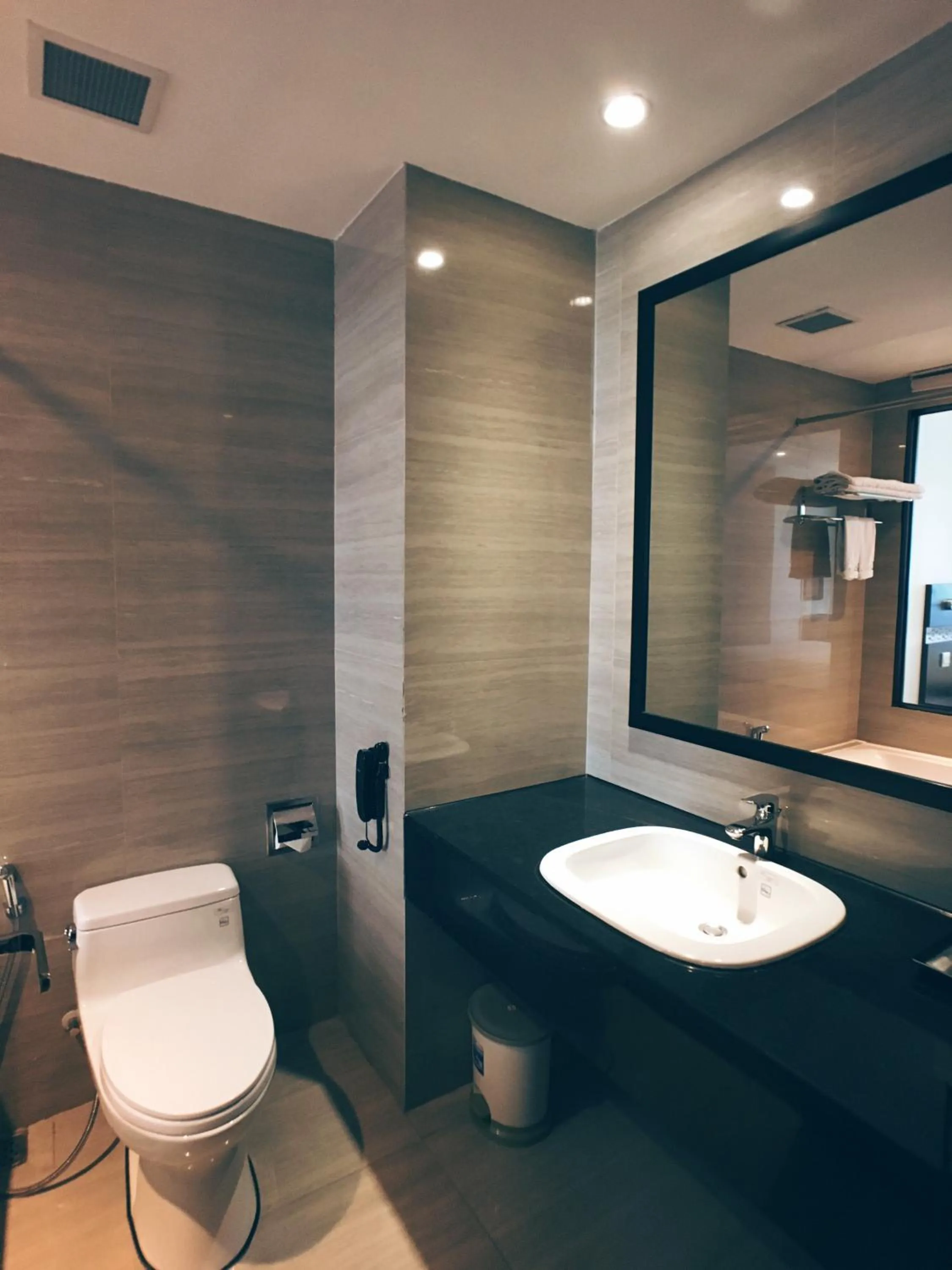 Toilet in Sea Garden Hotel