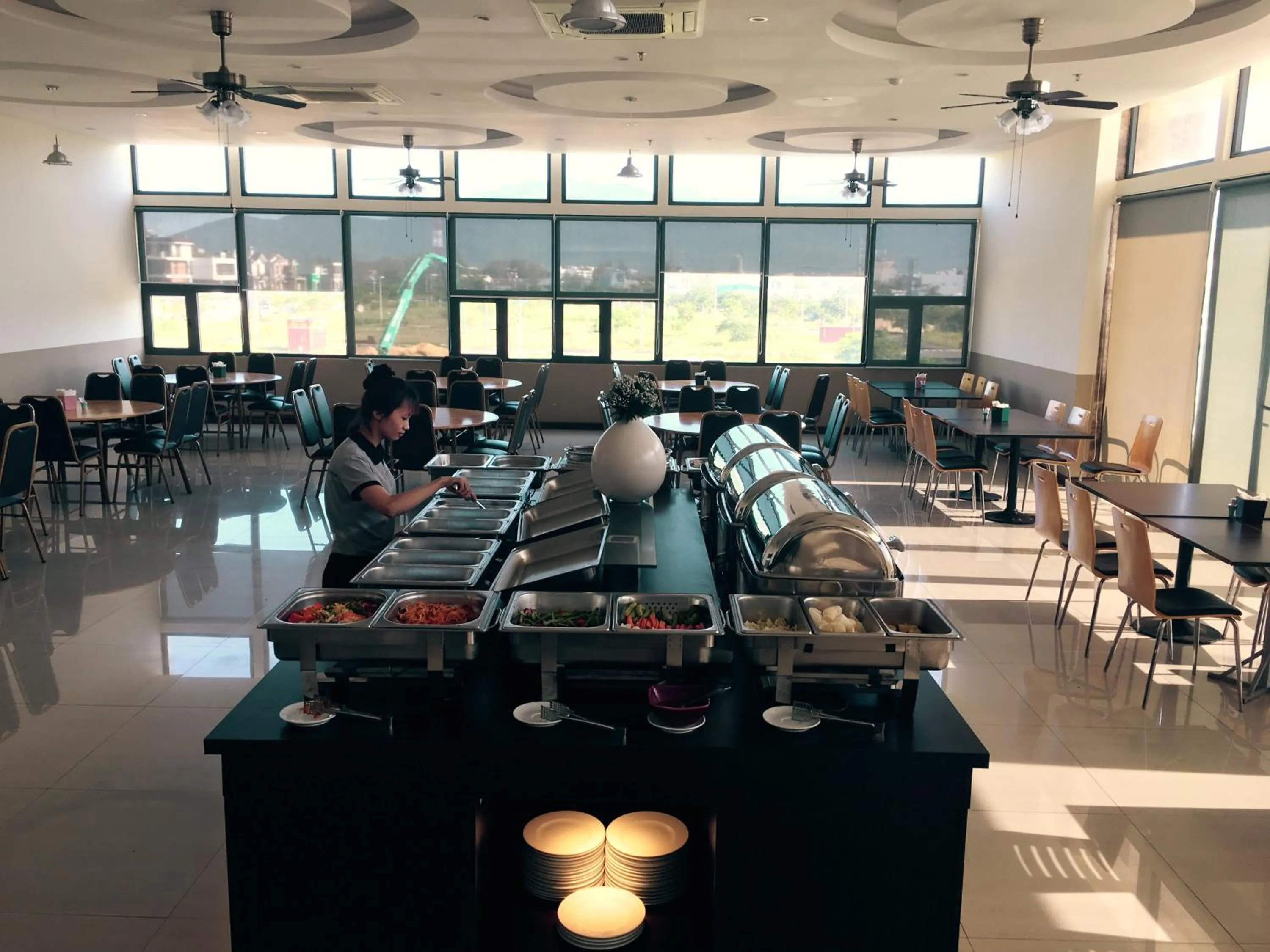 Restaurant/places to eat in Sea Garden Hotel