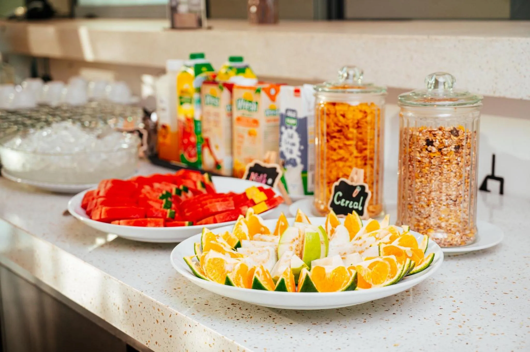 Restaurant/places to eat in Sea Garden Hotel