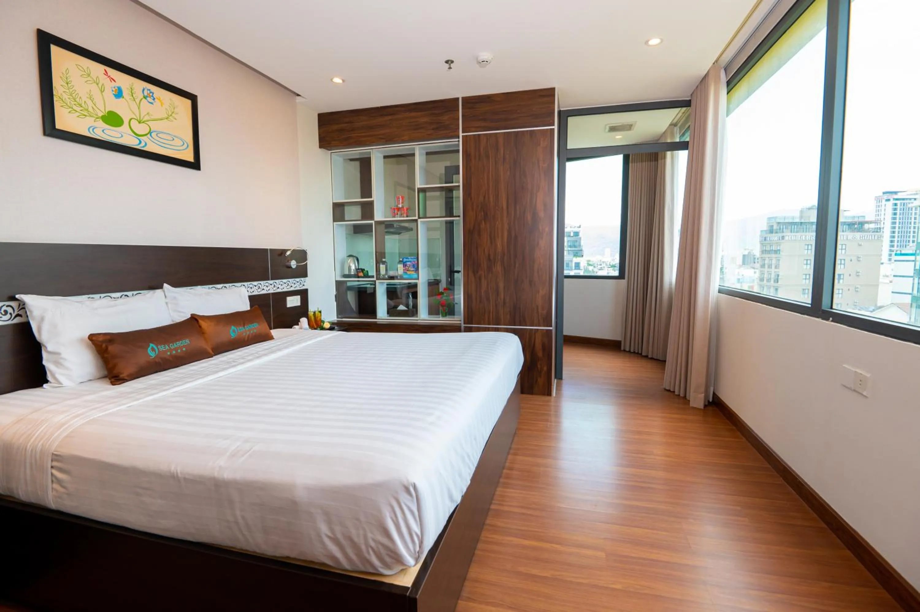 Bedroom, Bed in Sea Garden Hotel