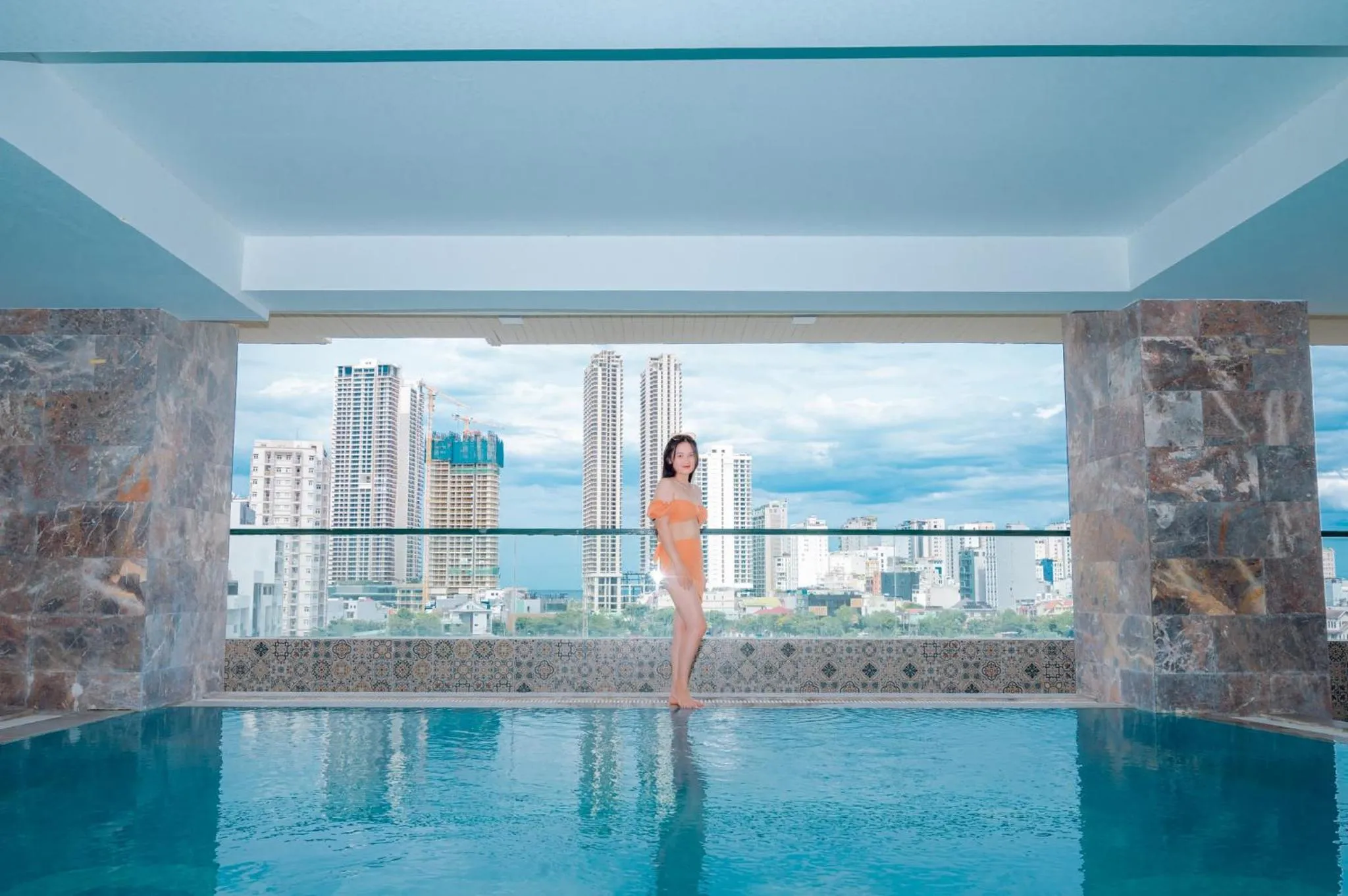 Swimming pool in Sea Garden Hotel