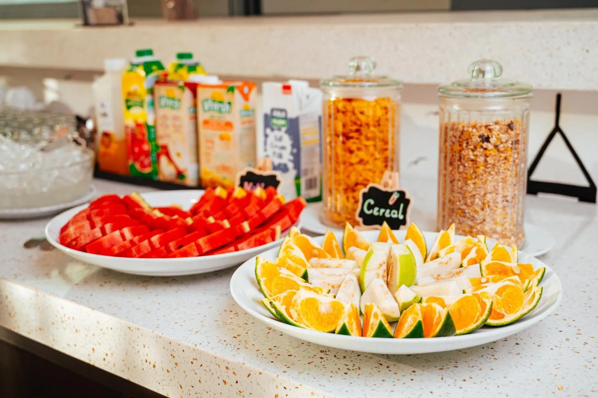 Restaurant/places to eat in Sea Garden Hotel