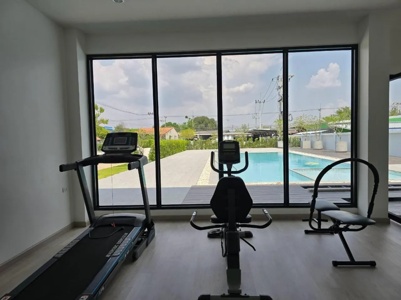 Fitness centre/facilities in Manee Mantra Hotel, Kanchanaburi