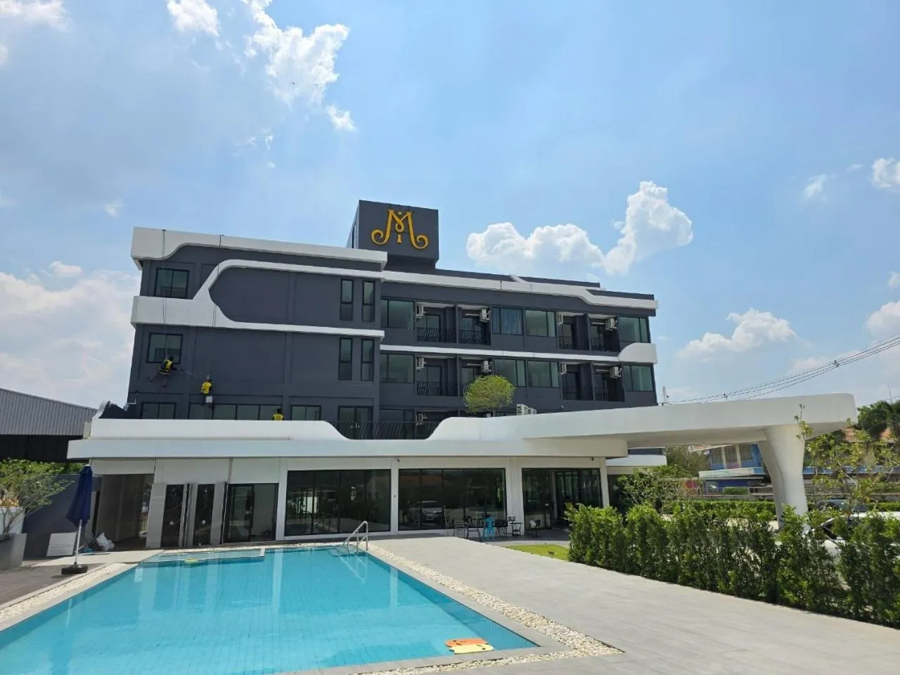 Bowling in Manee Mantra Hotel, Kanchanaburi