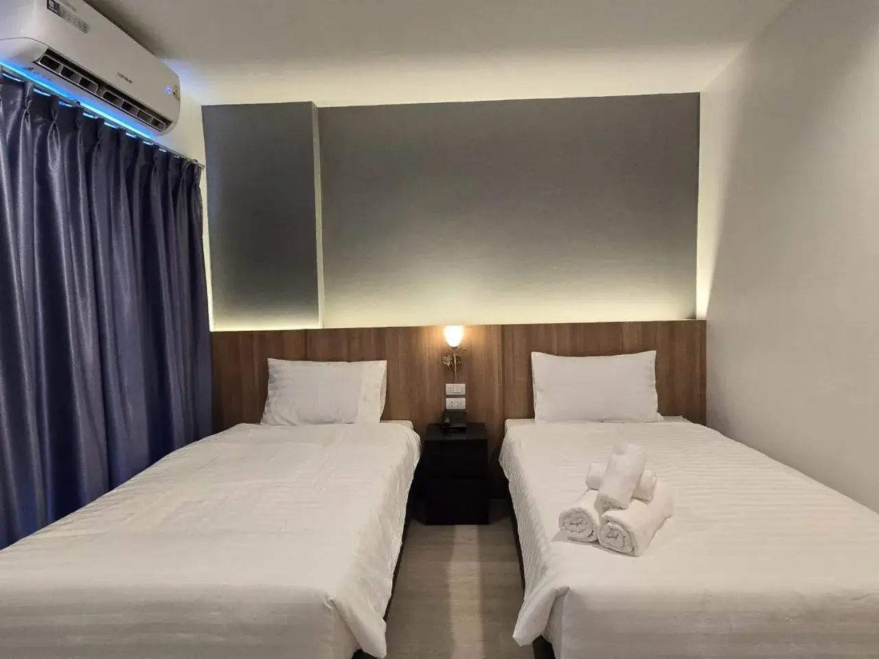 Bedroom, Bed in Manee Mantra Hotel, Kanchanaburi Bedroom, Bed in Manee Mantra Hotel, Kanchanaburi