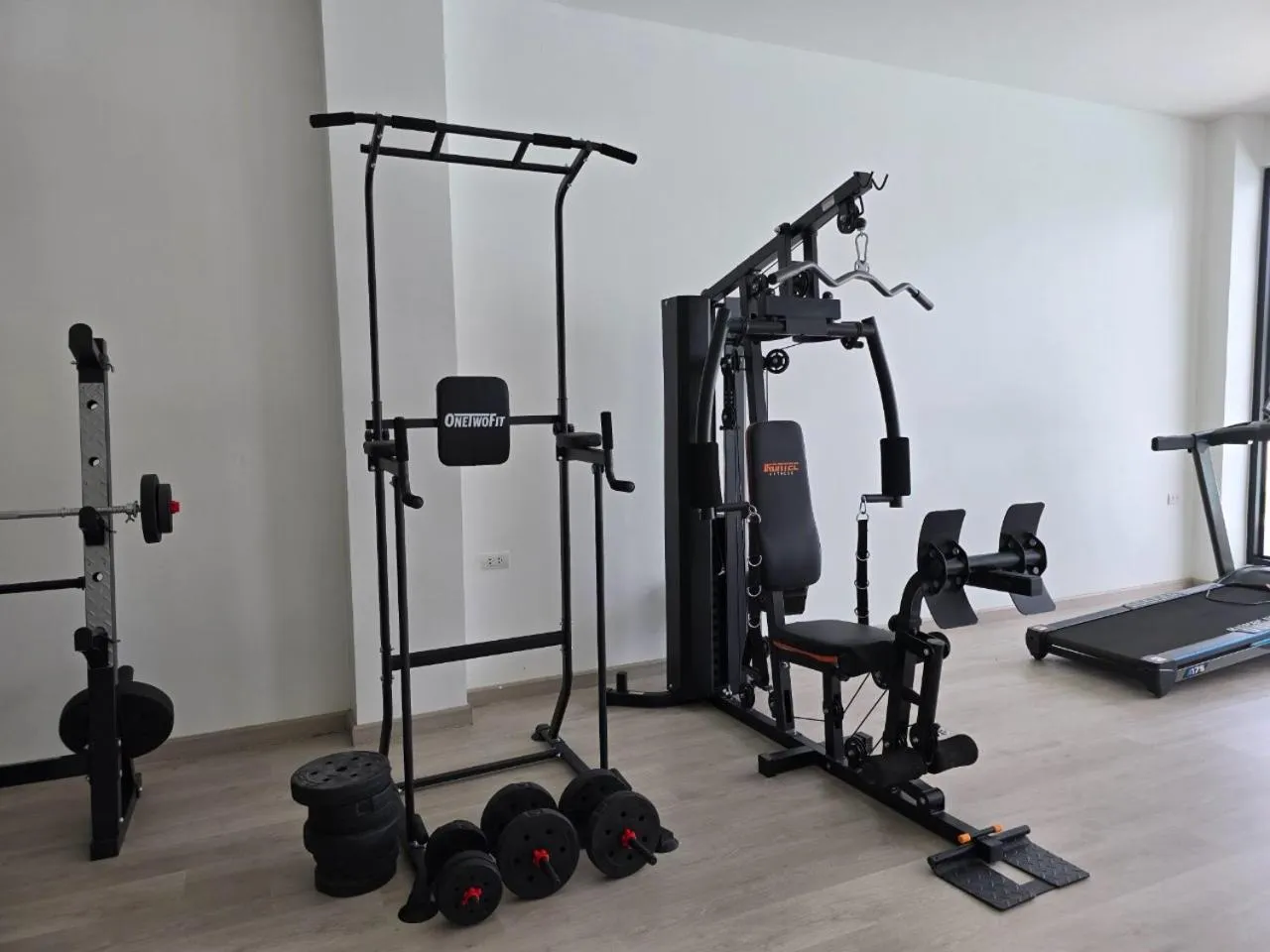 Fitness centre/facilities in Manee Mantra Hotel, Kanchanaburi