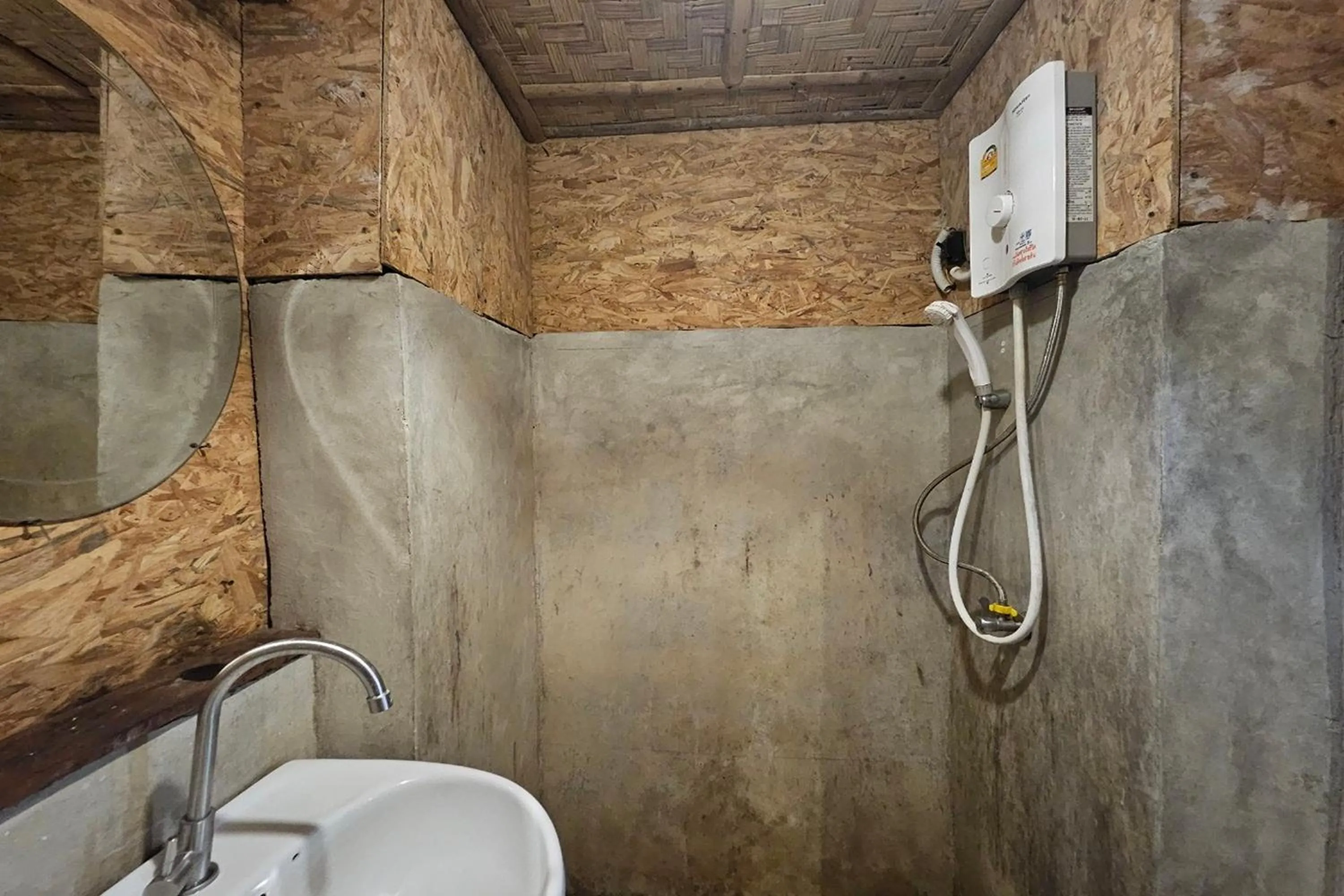 Shower in Mae Mae Home