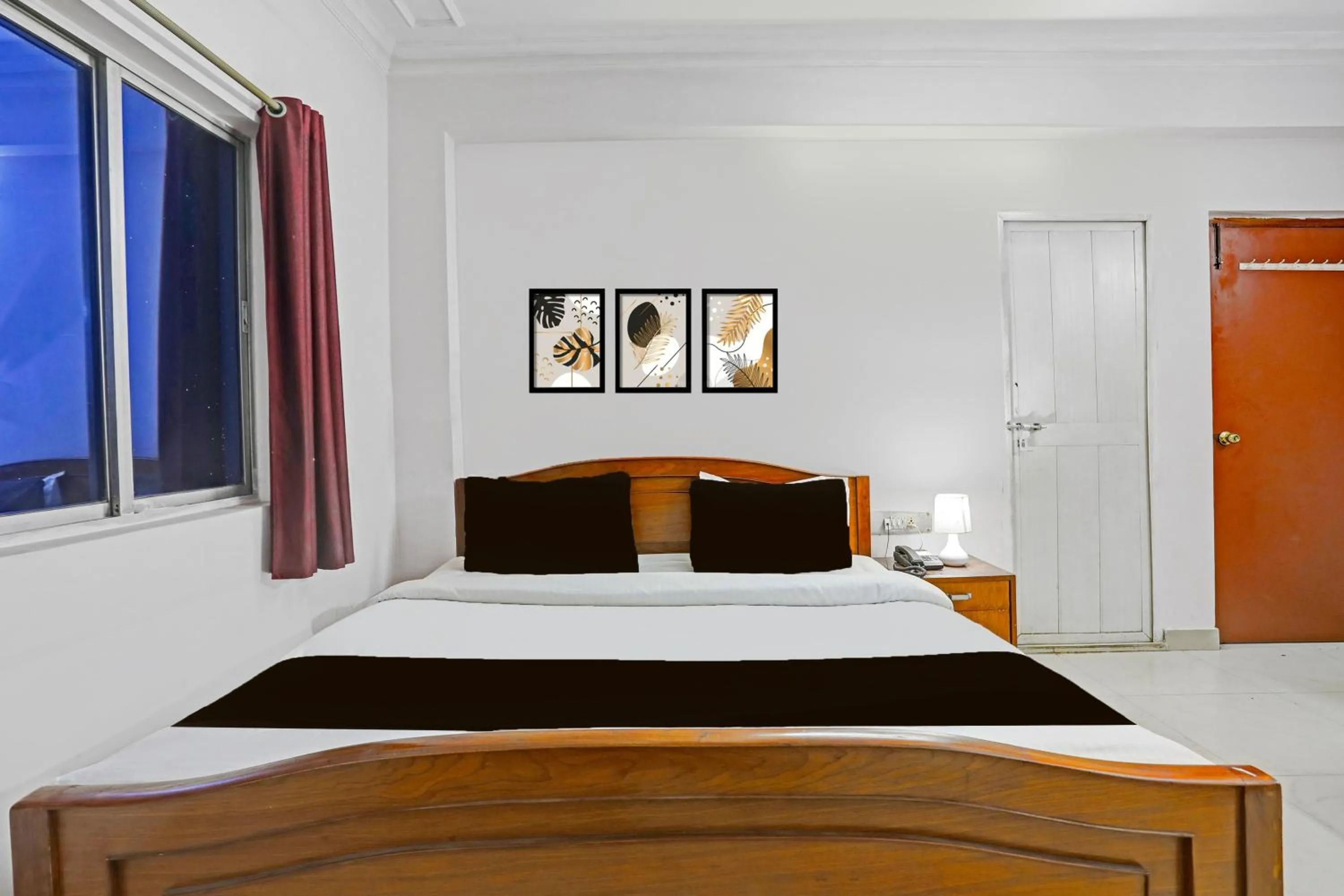 Bedroom, Bed in Super Hotel O Bhagalpur Railway Junction