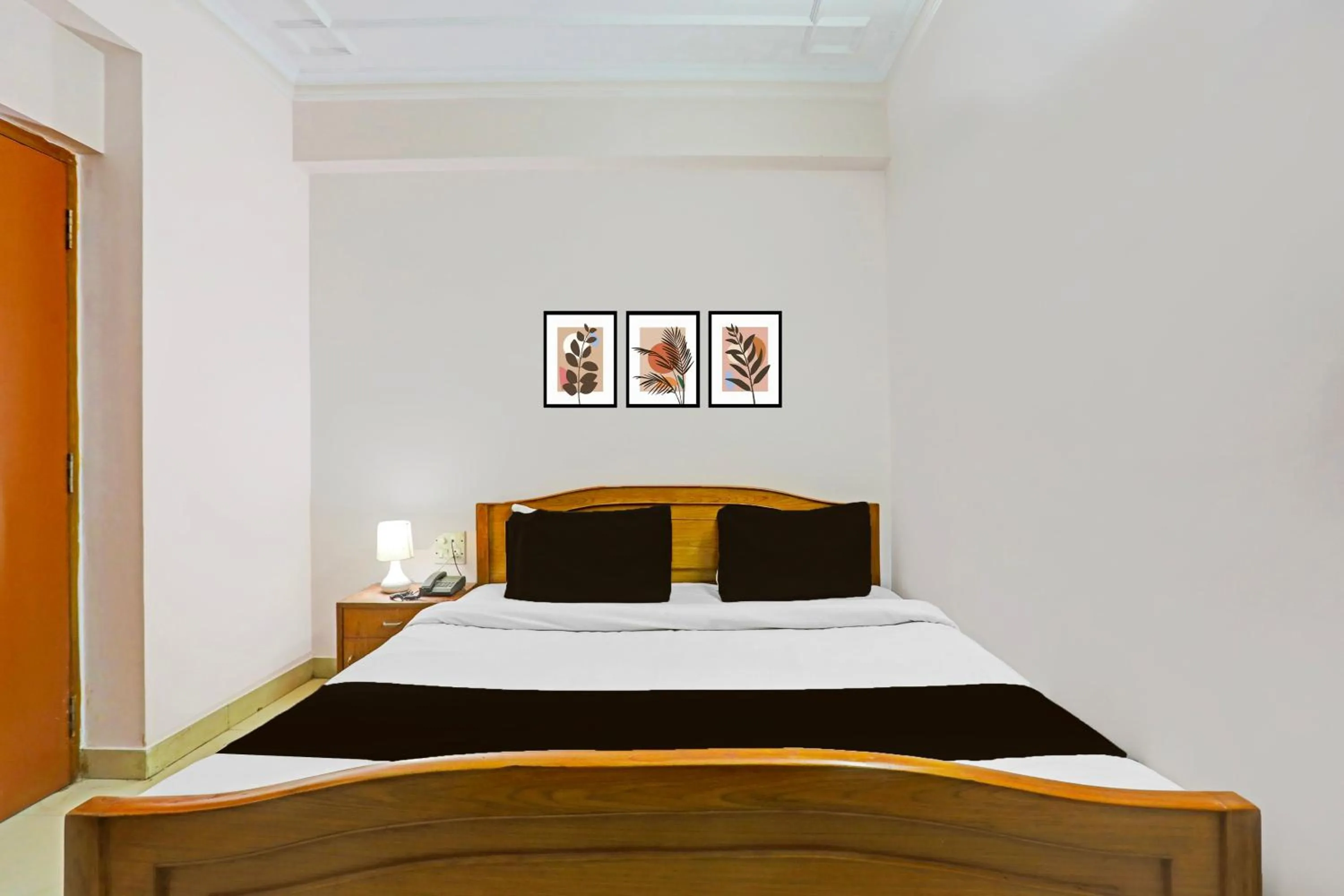 Bedroom, Bed in Super Hotel O Bhagalpur Railway Junction