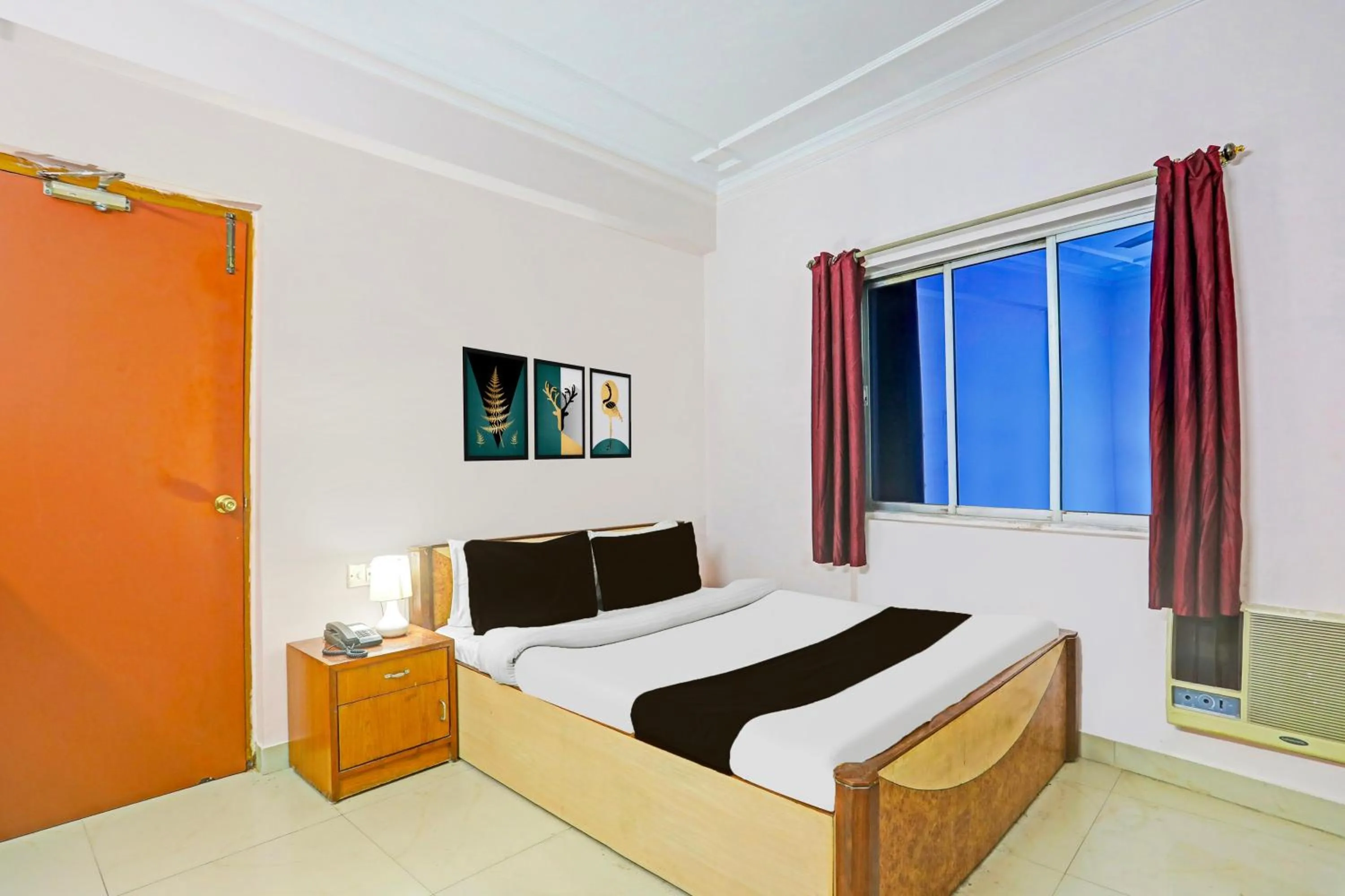 Bedroom, Bed in Super Hotel O Bhagalpur Railway Junction