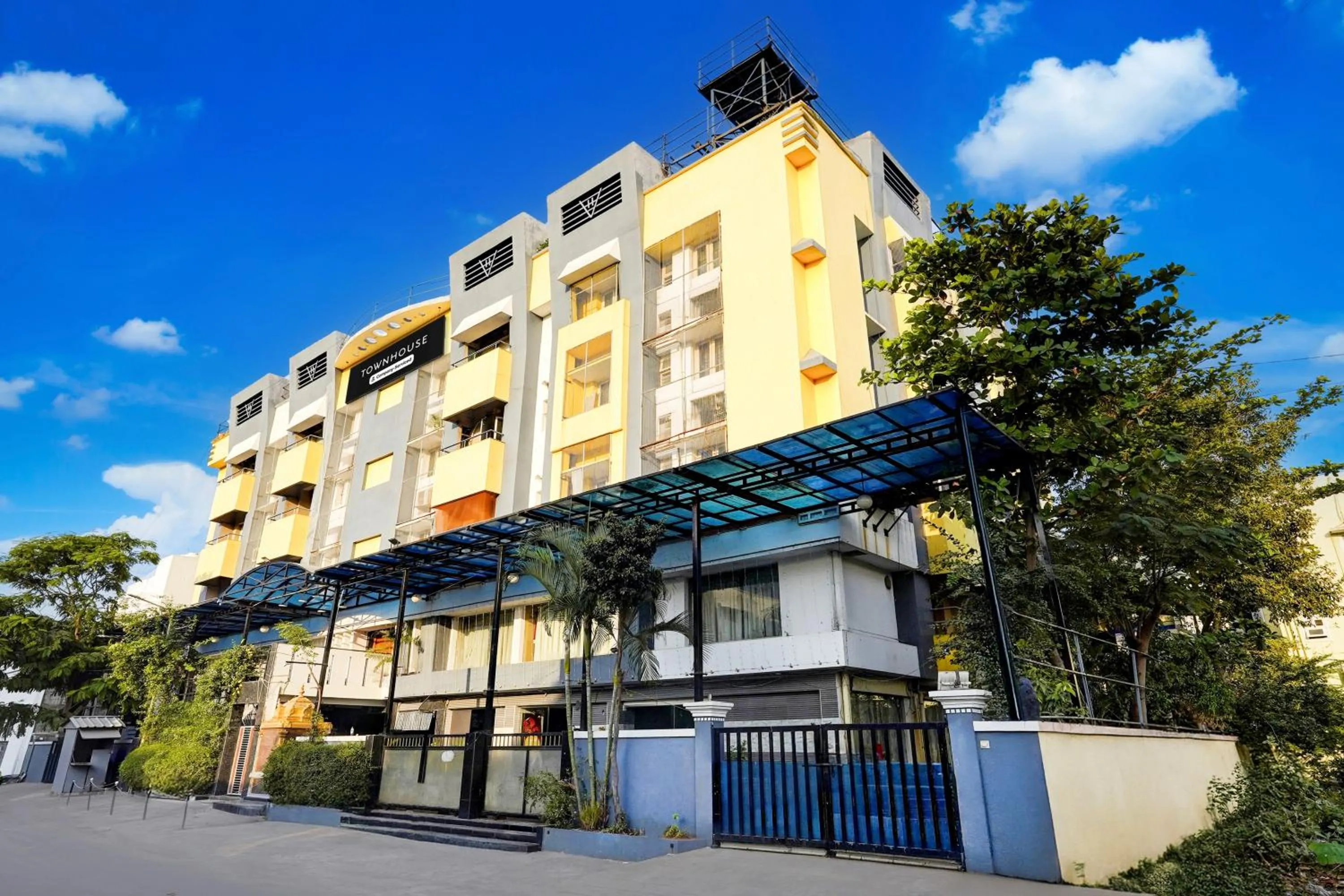 Facade/entrance in Super Townhouse Balaji Dental College Pallikarani Formerly Orchid Sankrish