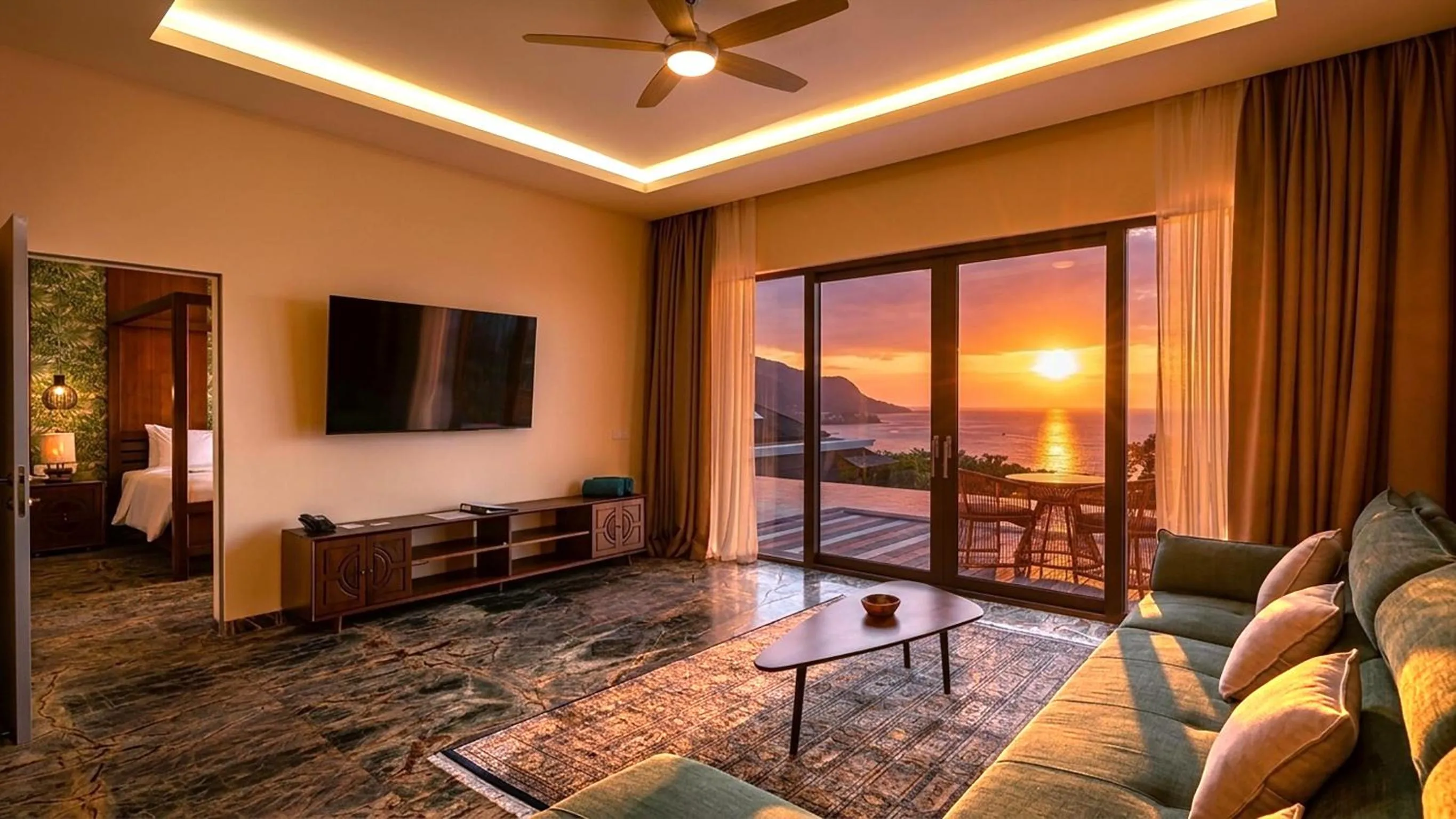 TV and multimedia in Gardens Hill Resort & Spa