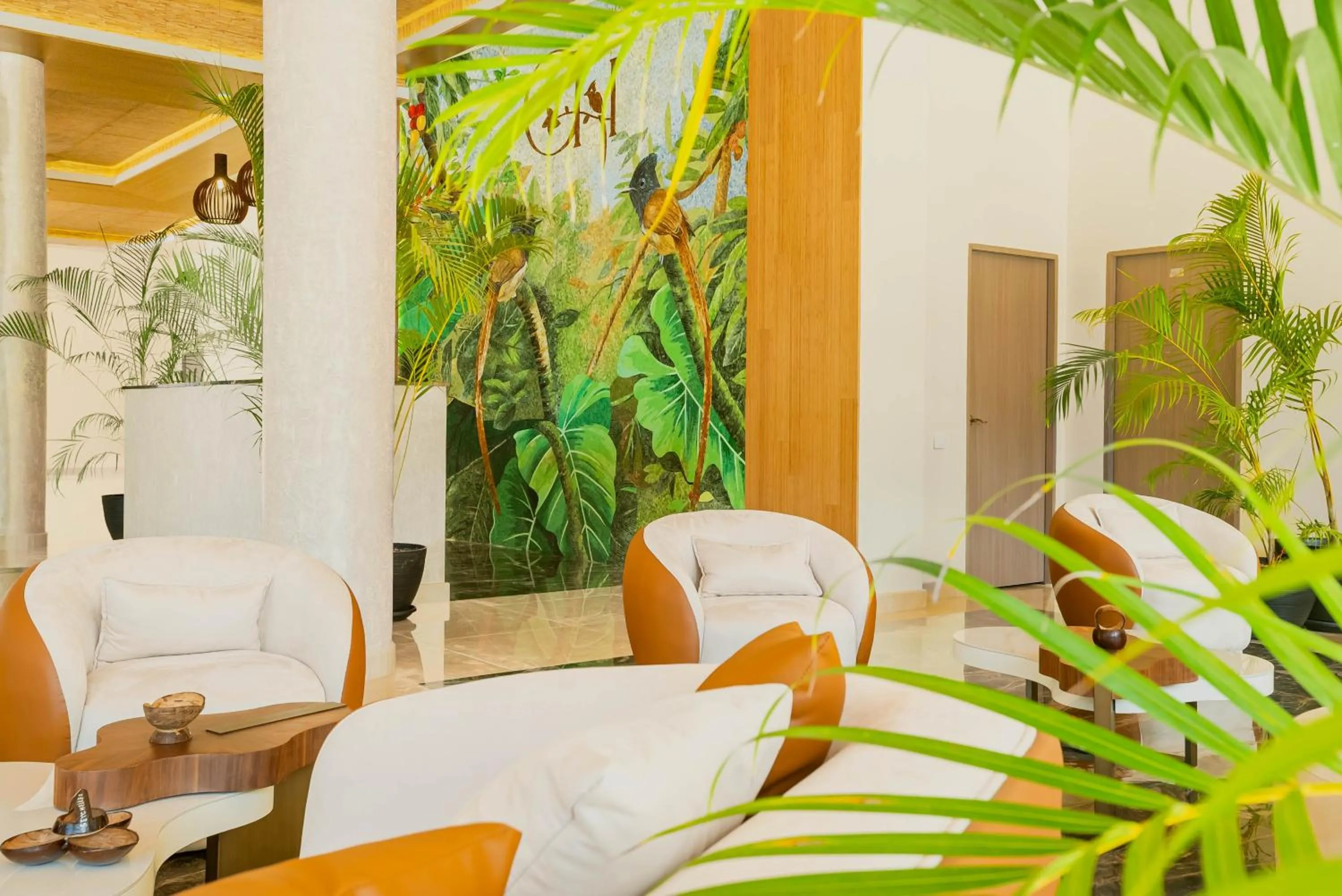 Communal lounge/ TV room in Gardens Hill Resort & Spa