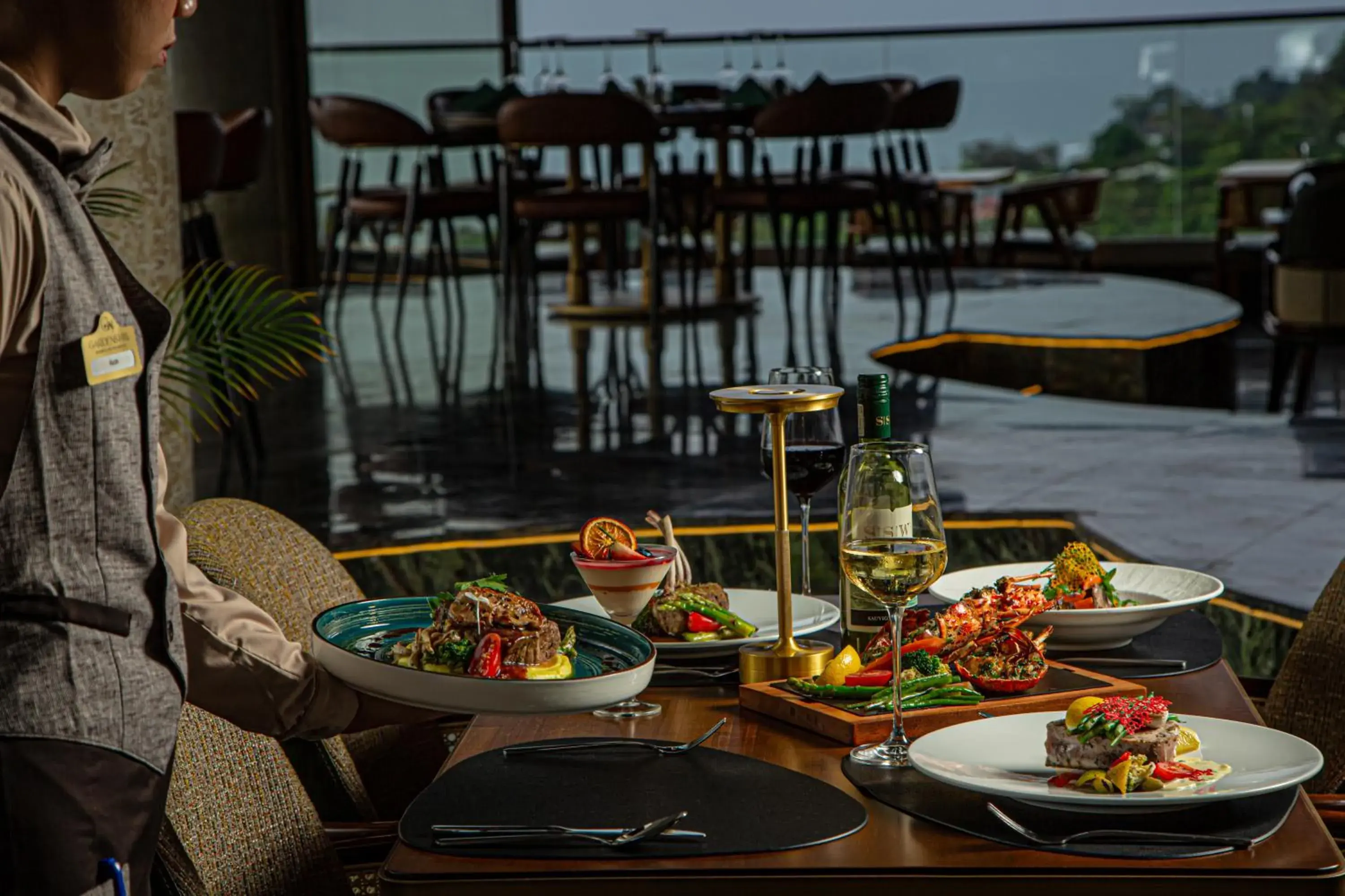 Restaurant/places to eat in Gardens Hill Resort & Spa Restaurant/places to eat in Gardens Hill Resort & Spa