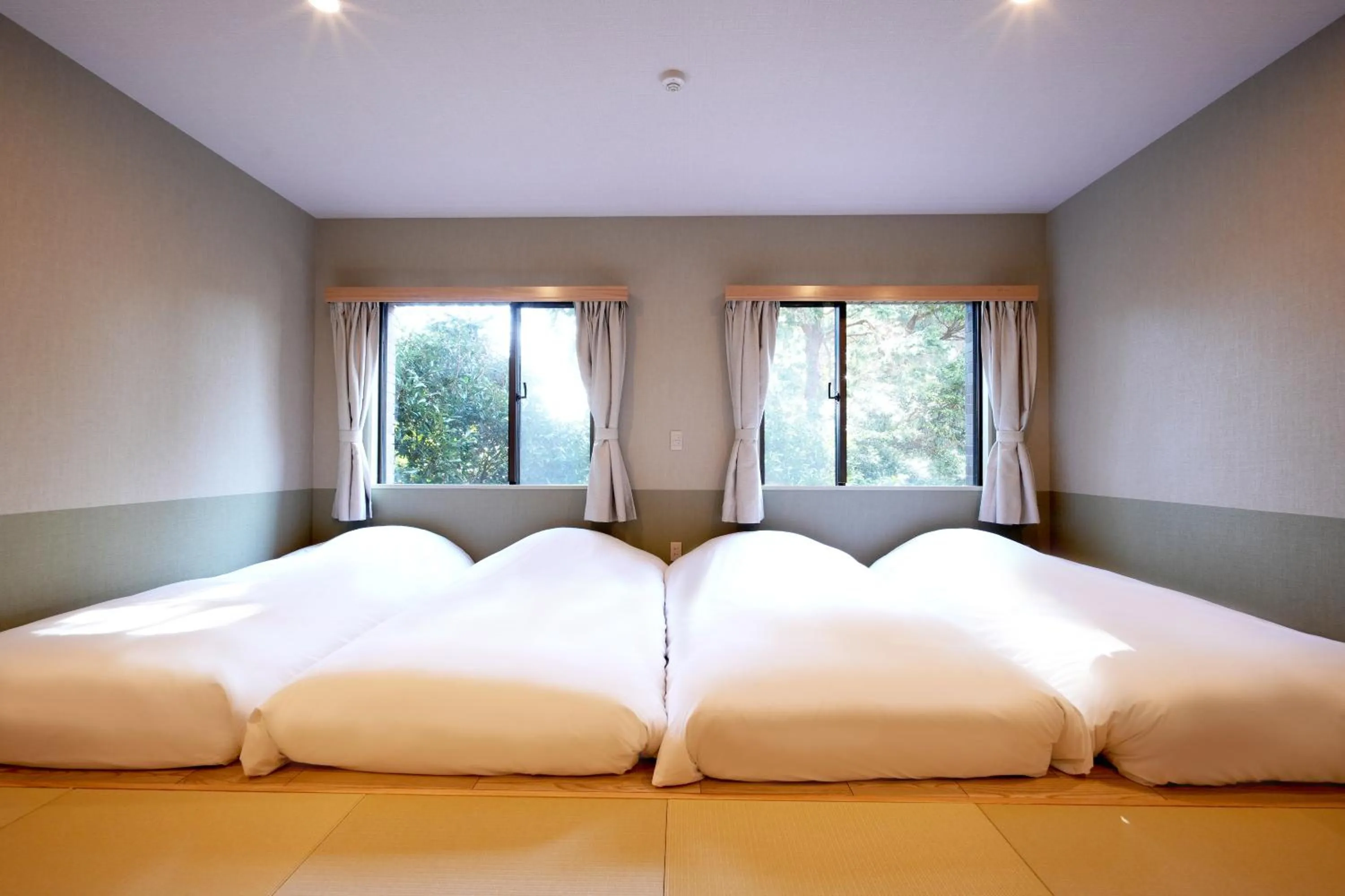 Photo of the whole room, Bed in Grand Lectore Yugawara - TKP Hotels & Resorts