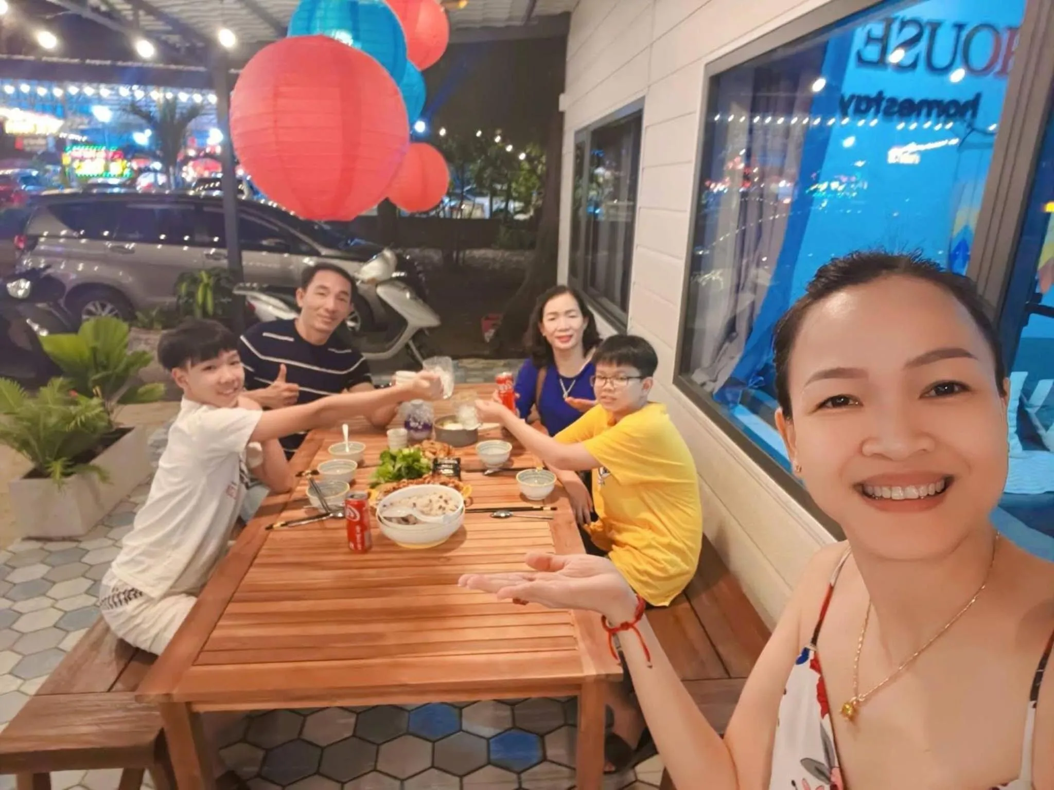 Food and drinks in Ruby House, 3 Bedroom Apartment, beachside