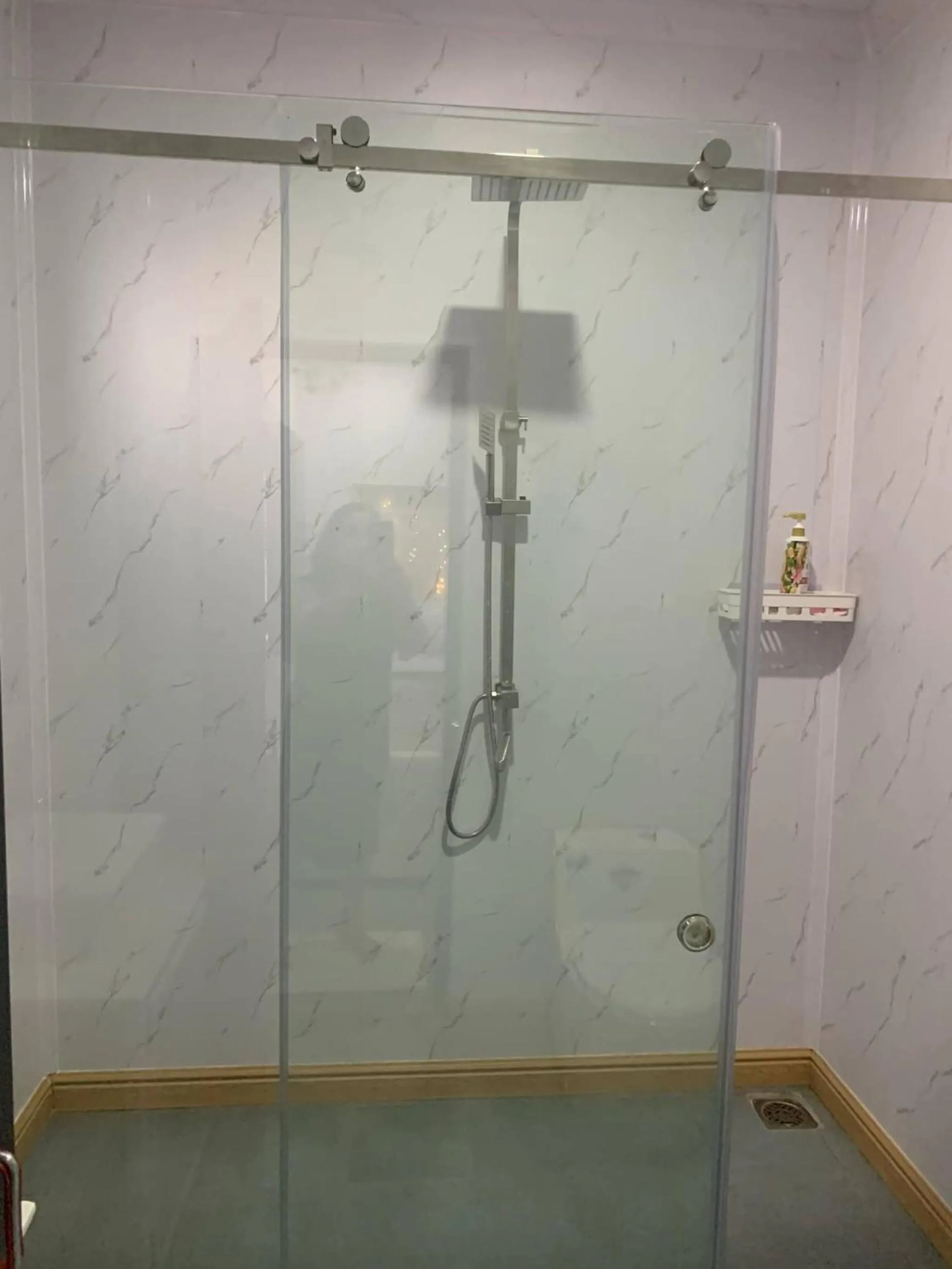 Bathroom in Ruby House, 3 Bedroom Apartment, beachside