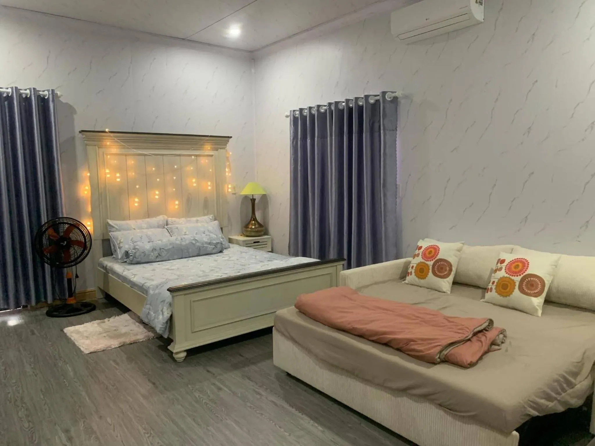 Bedroom in Ruby House, 3 Bedroom Apartment, beachside