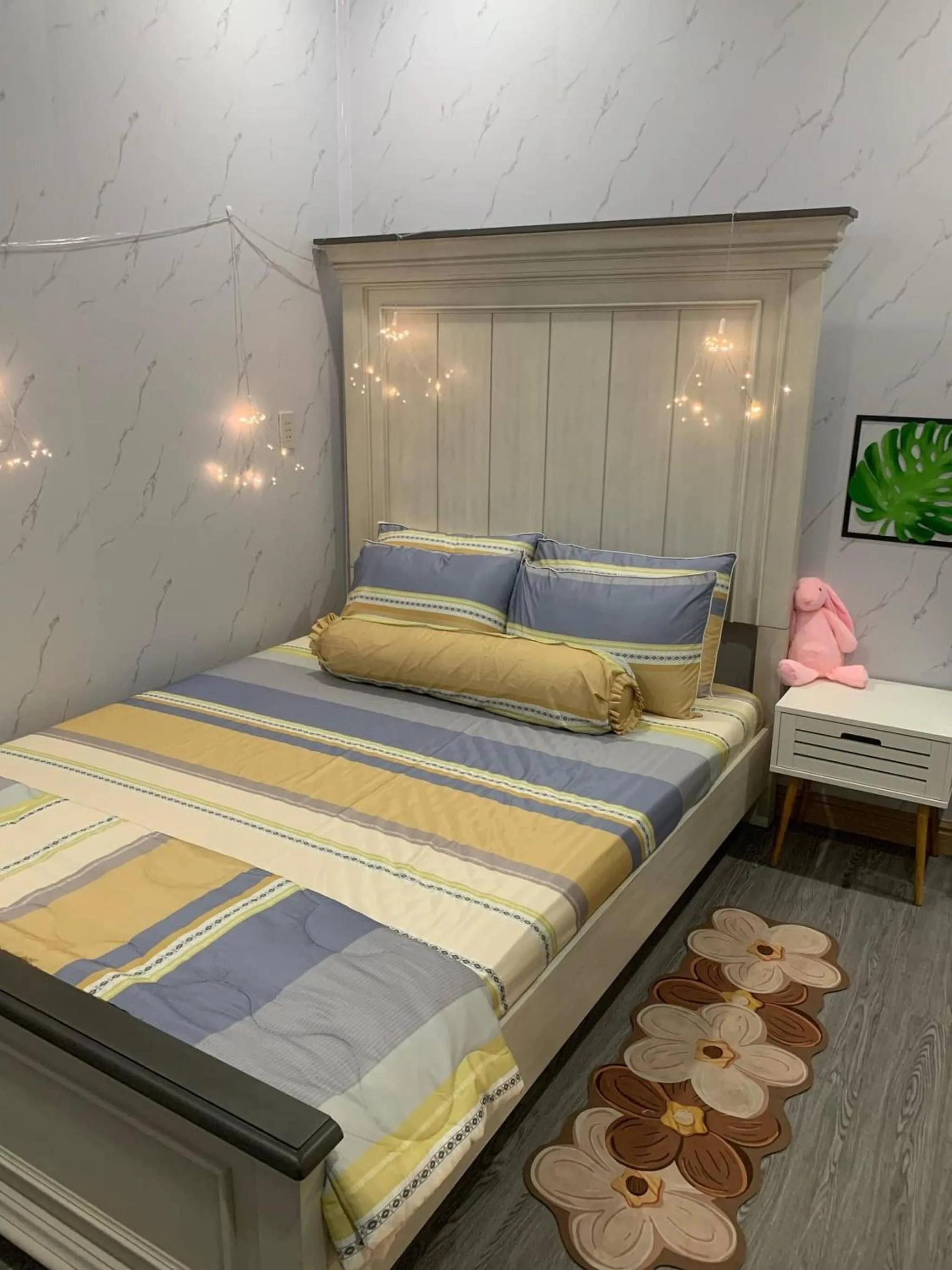 Bed in Ruby House, 3 Bedroom Apartment, beachside